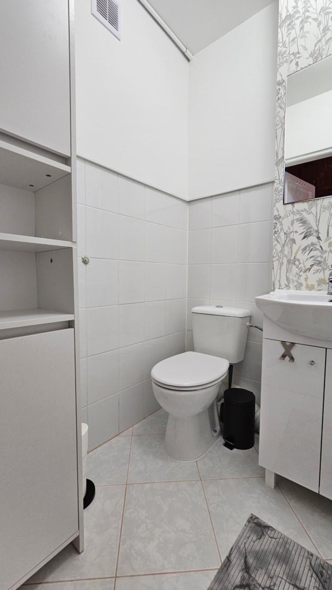 Metro Brodno Apartment *