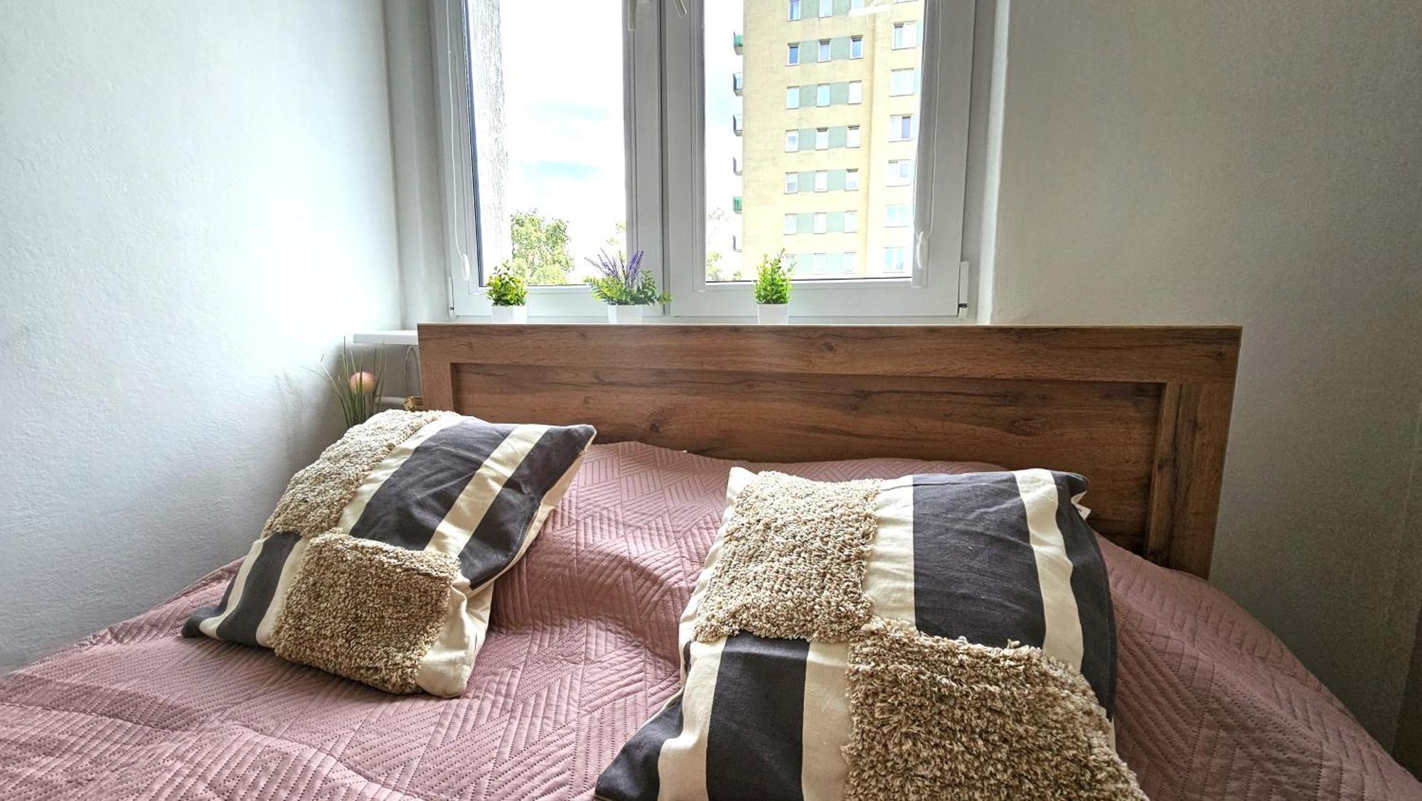 Metro Brodno Apartment *