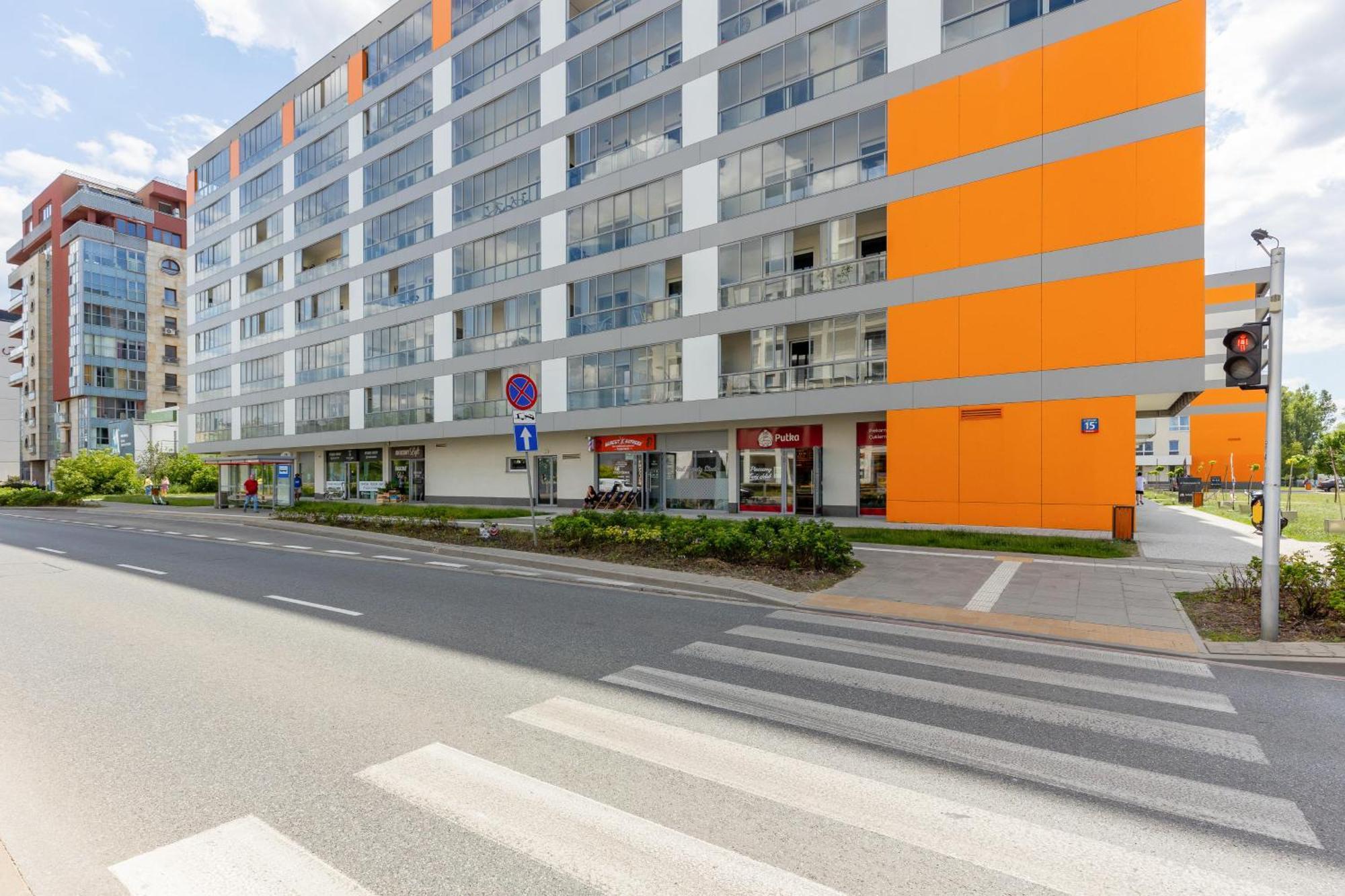 Elegant With Balcony & Parking By Renters Apartment Warsaw