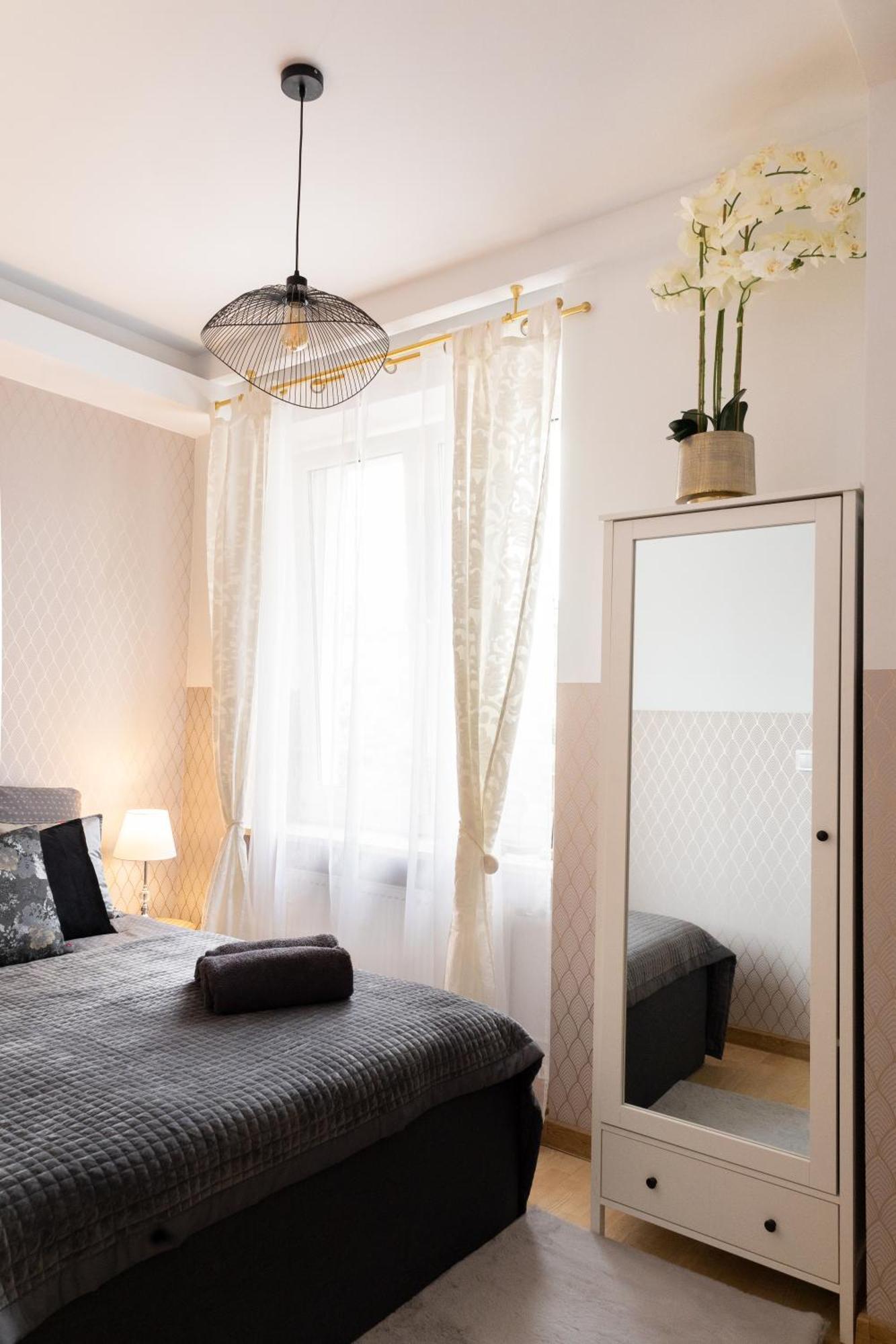 Clicktheflat Szkolna Palace Of Culture Homestay Warsaw
