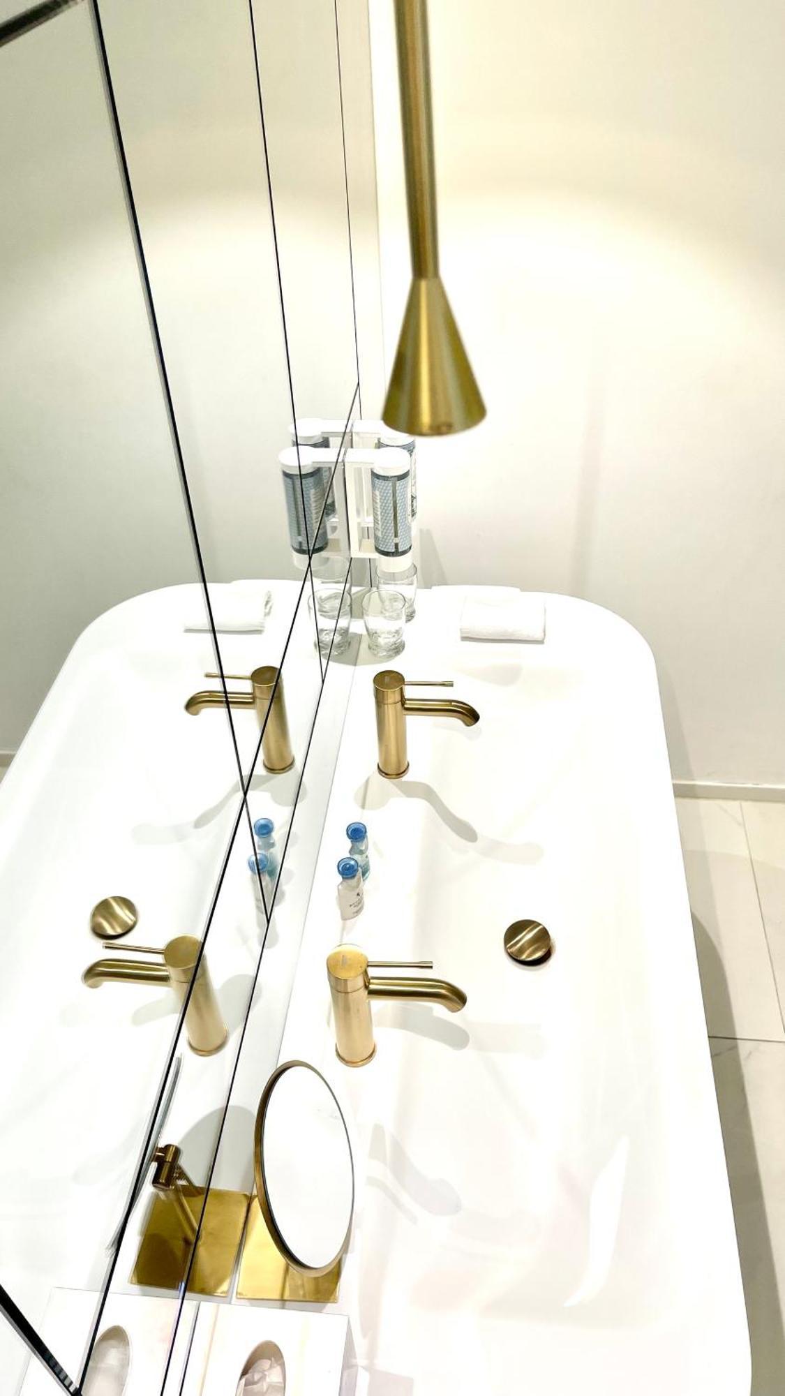 Luxury & Mondrian Market Square Ii Aparthotel