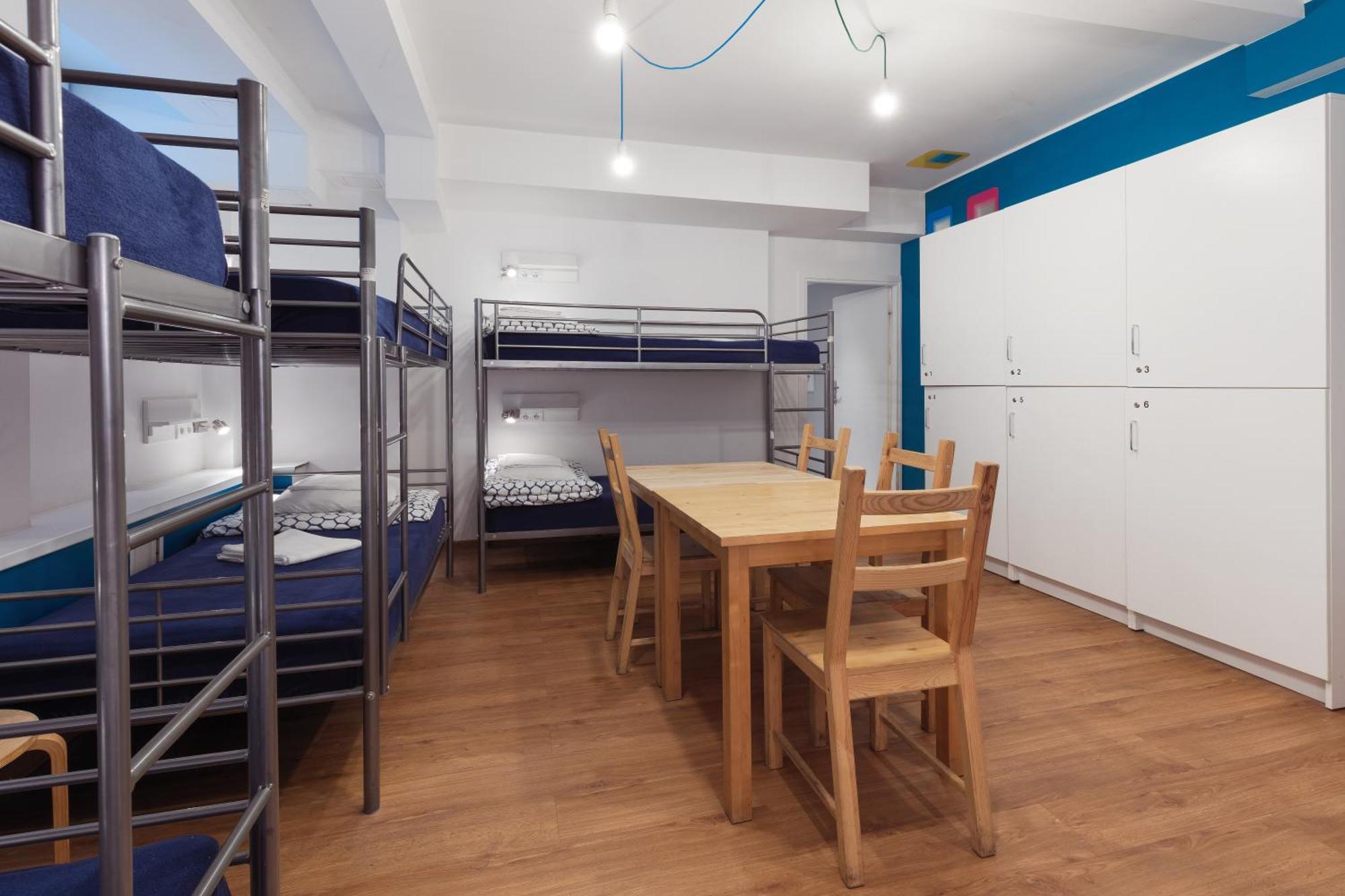 Tatamka Hostel *