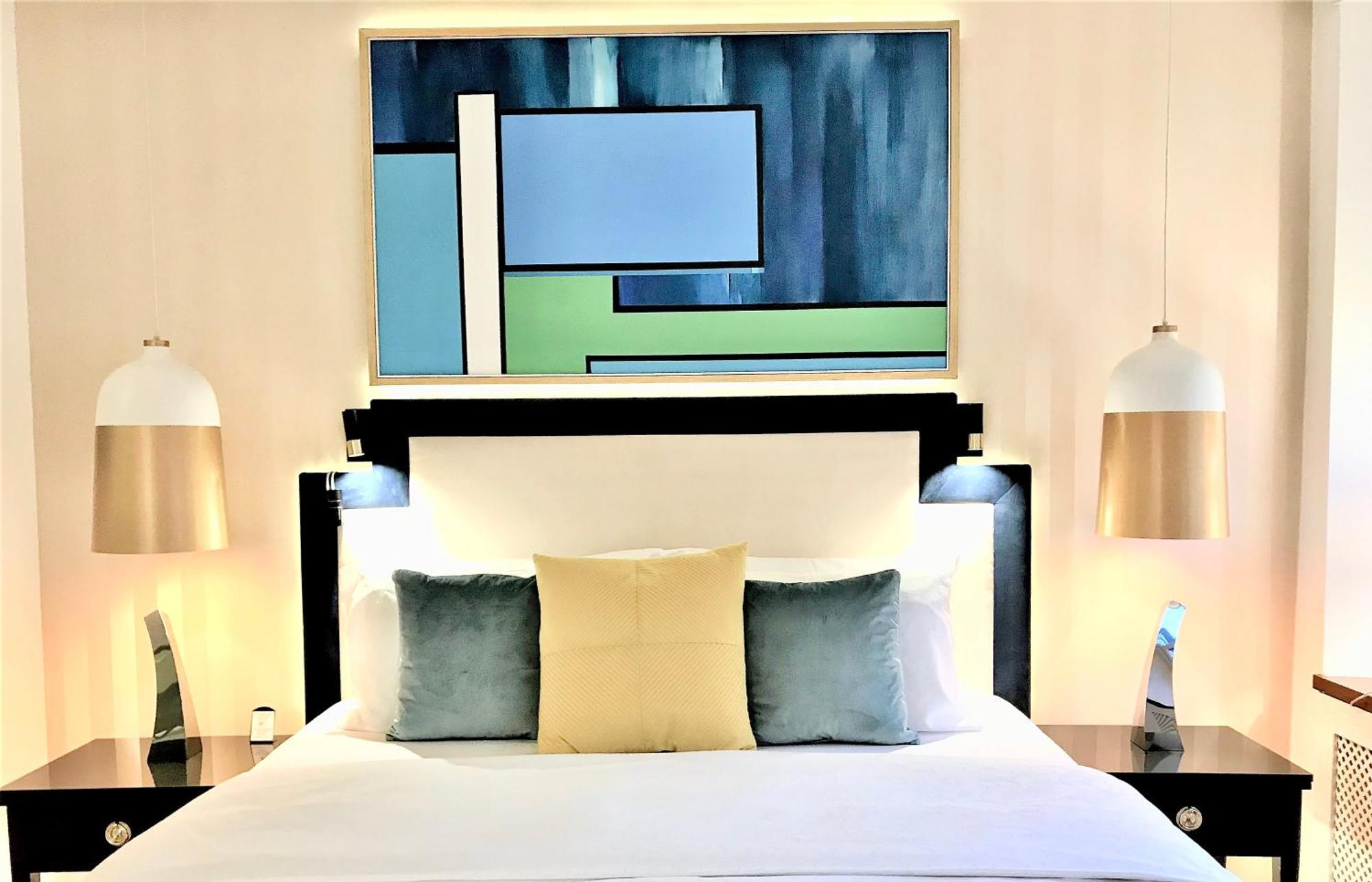 Mondrian Luxury & Market Square I