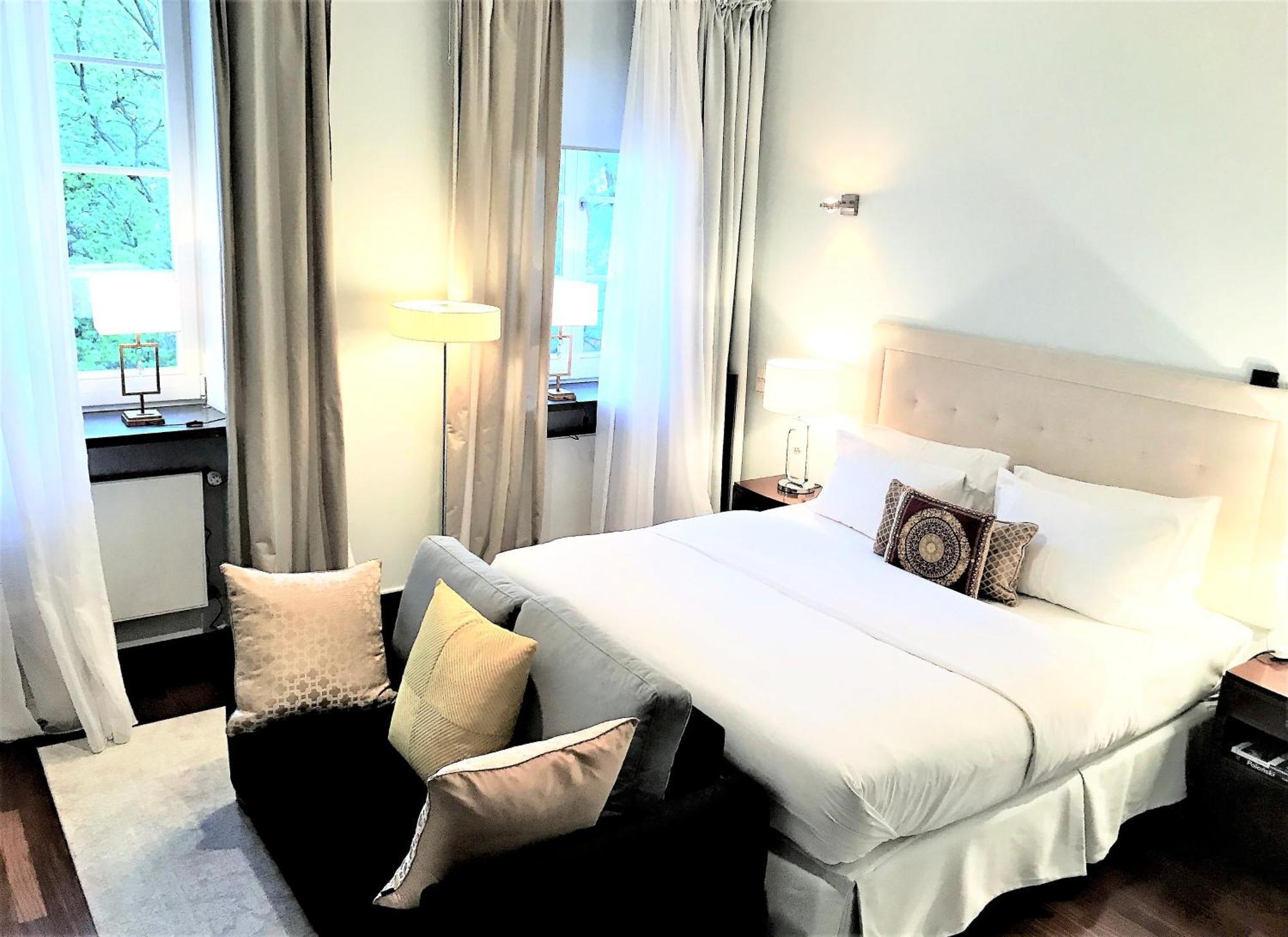 Mondrian Luxury & Market Square I 5*