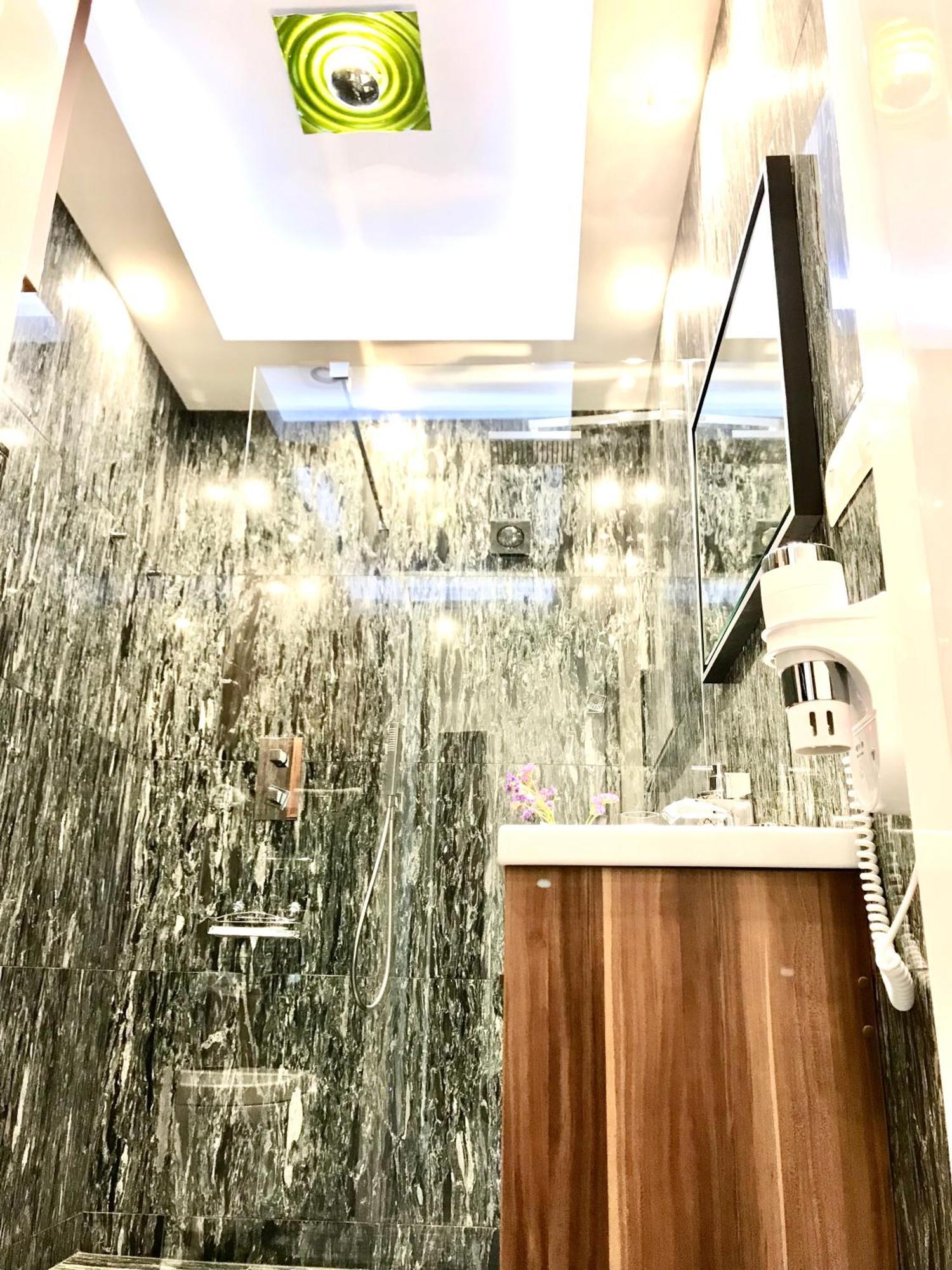 Aparthotel Mondrian Luxury & Market Square I