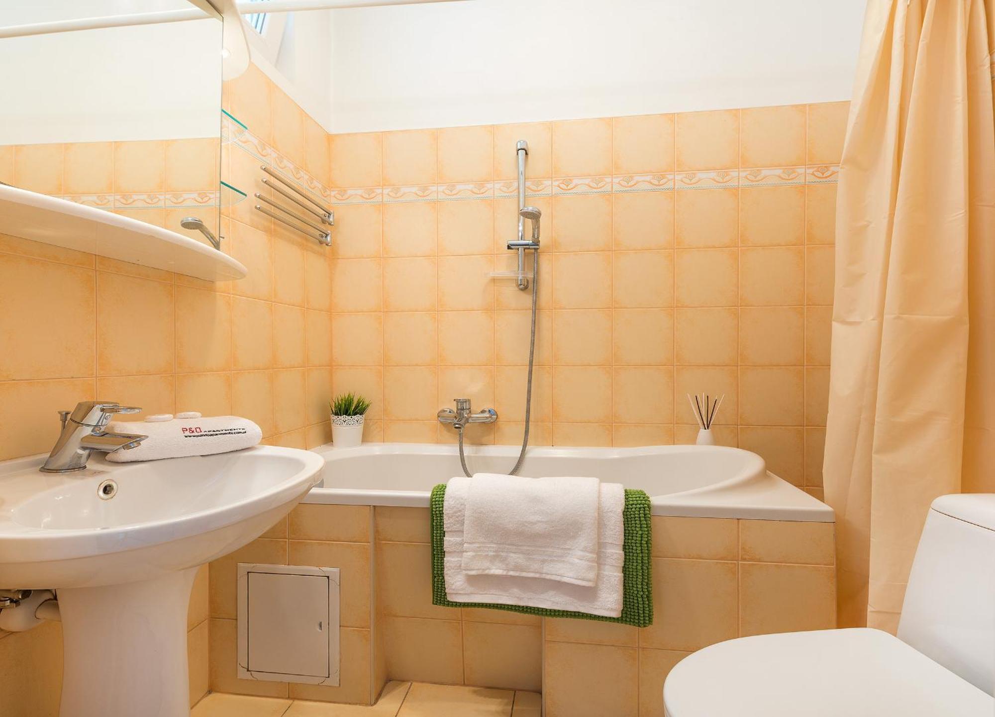 Apartment Zbawiciela Square P&o Serviced