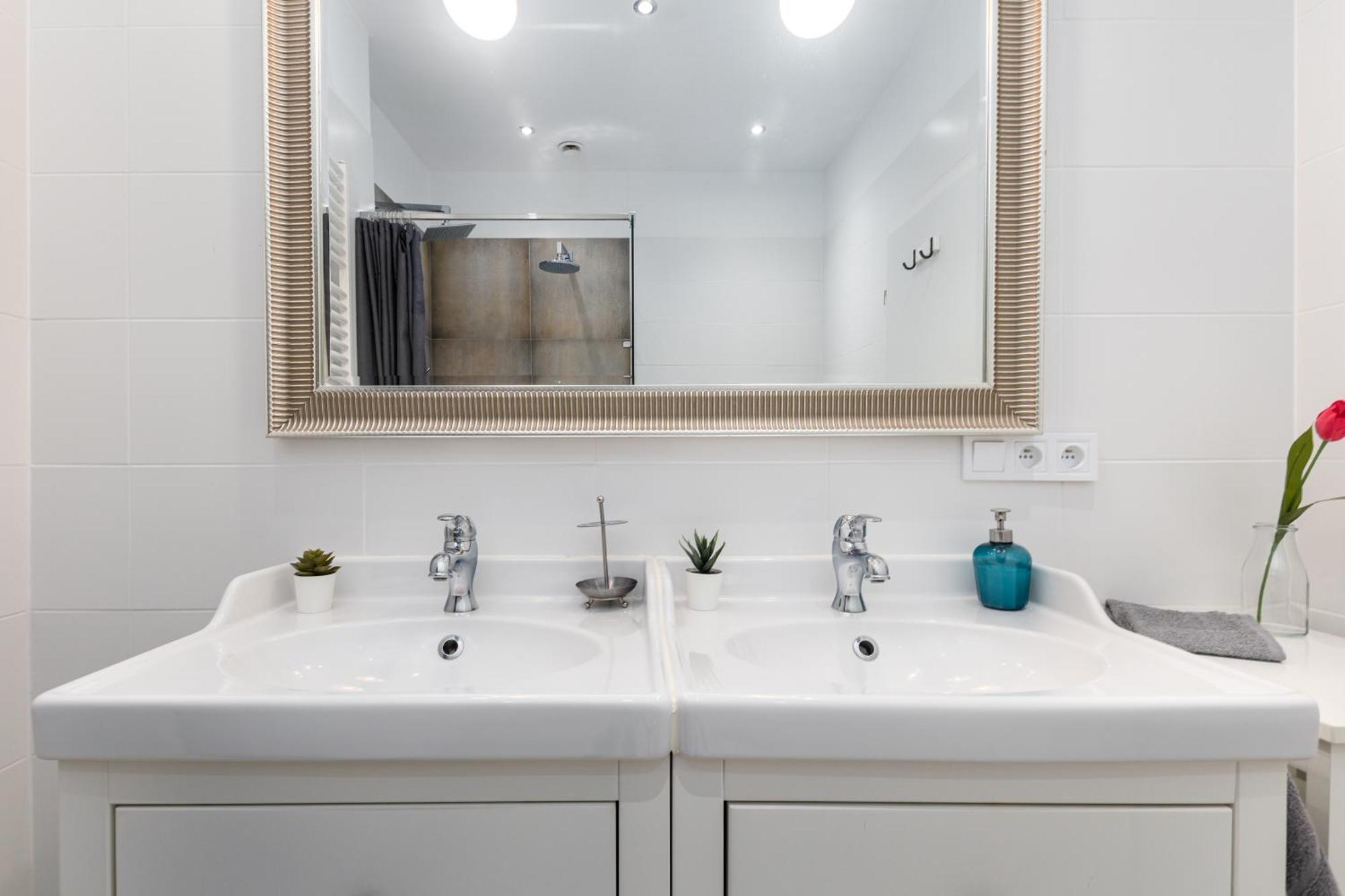 Palm Aparts Apartment