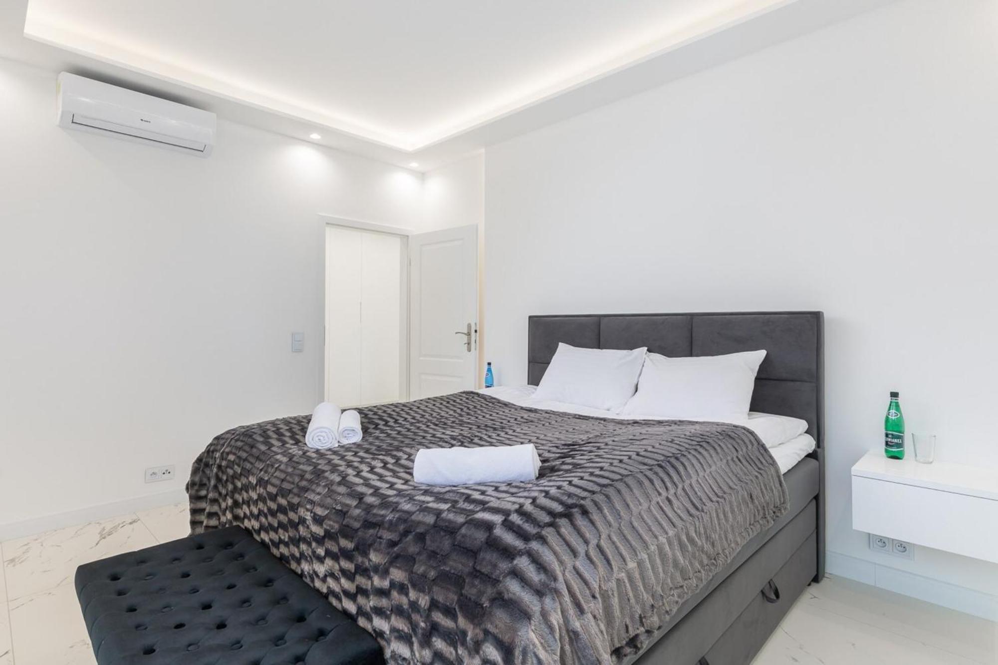 Apartment Karolkowa 28a - Luminous With Balcony By Renters Prestige