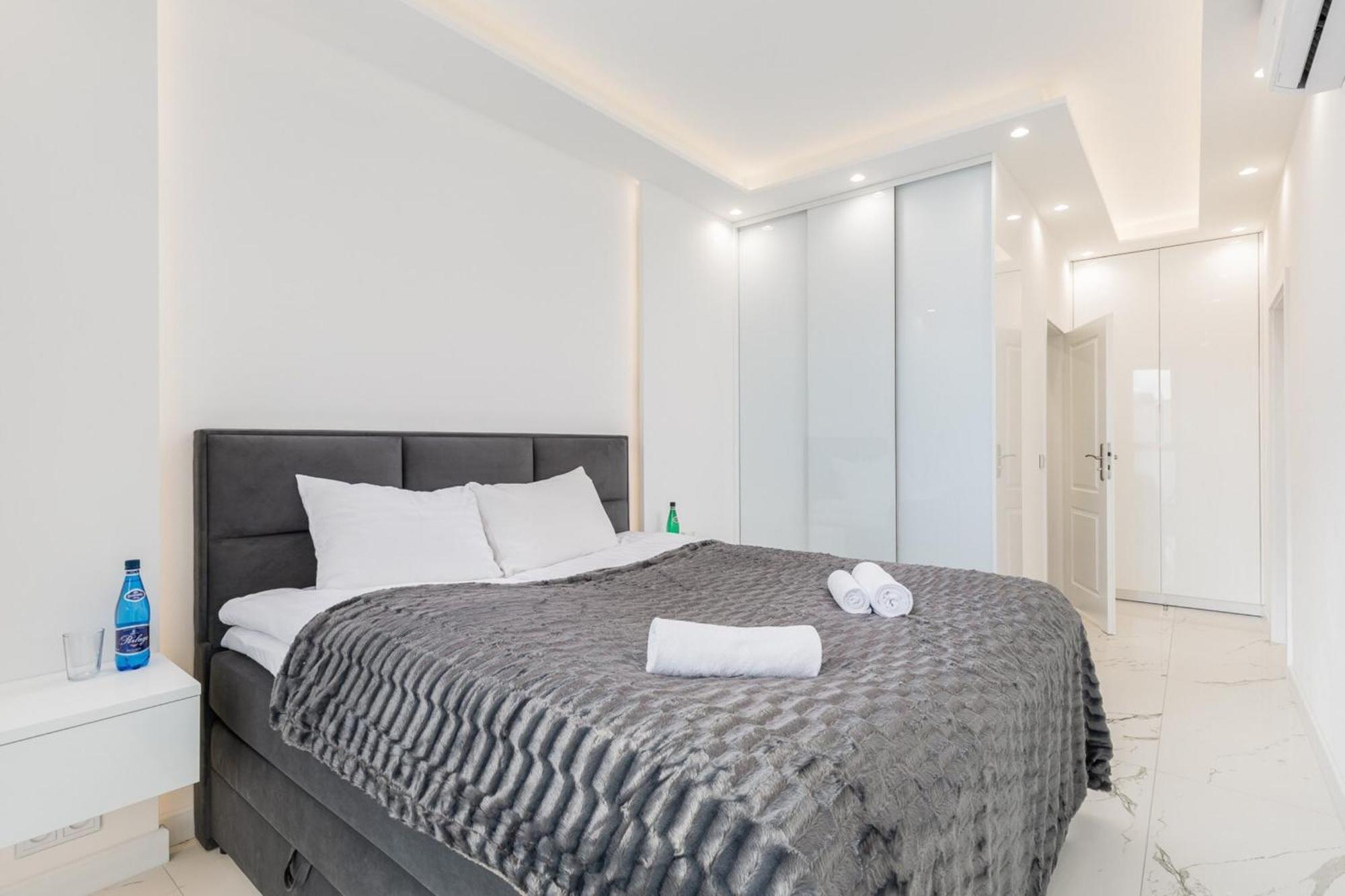 Apartment Karolkowa 28a - Luminous With Balcony By Renters Prestige *