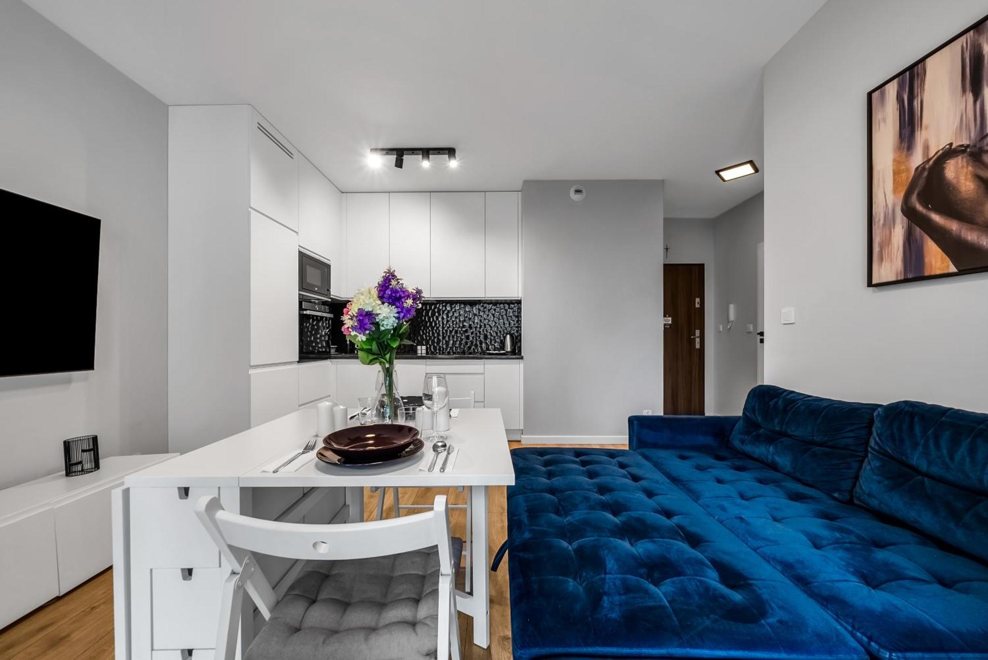 Apartment Sluzewiec - Balcony, Bus & Train Nearby - By Rentujemy