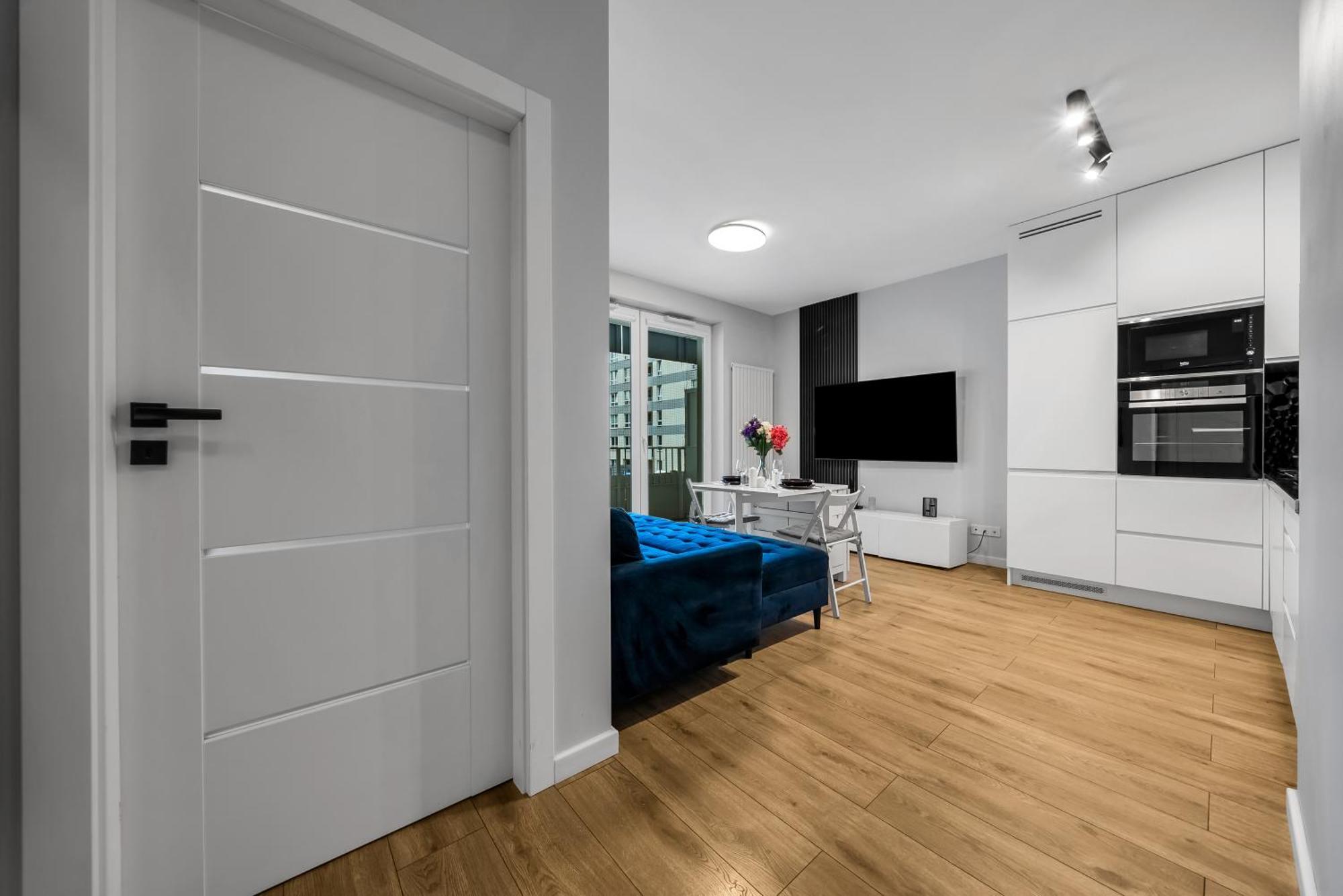 Sluzewiec - Balcony, Bus & Train Nearby - By Rentujemy Apartment *
