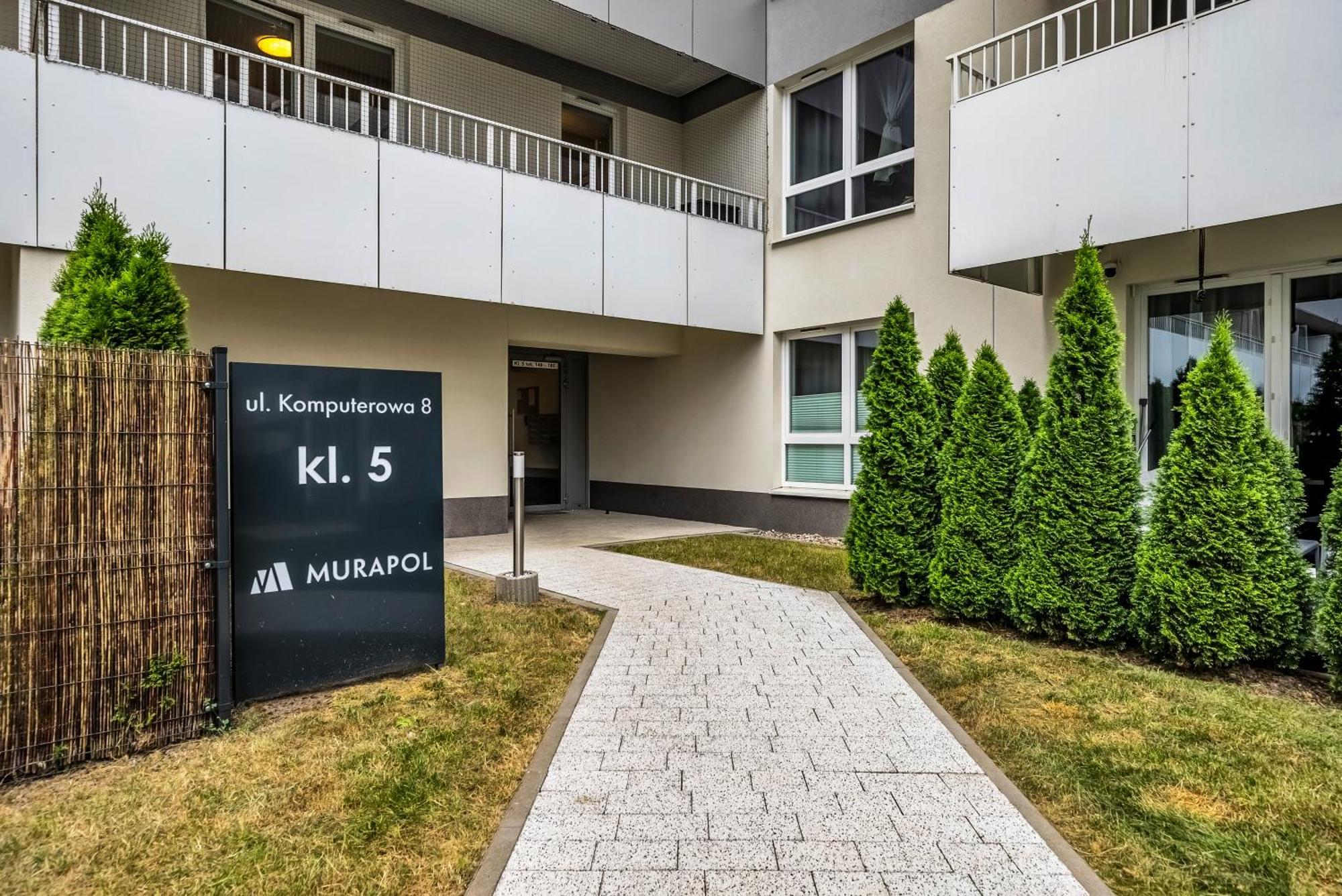 Apartment Sluzewiec - Balcony, Bus & Train Nearby - By Rentujemy *
