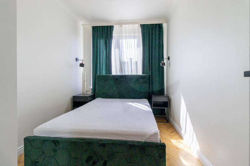 Cozy Renovated In Bielany Next To Subway Apartment
