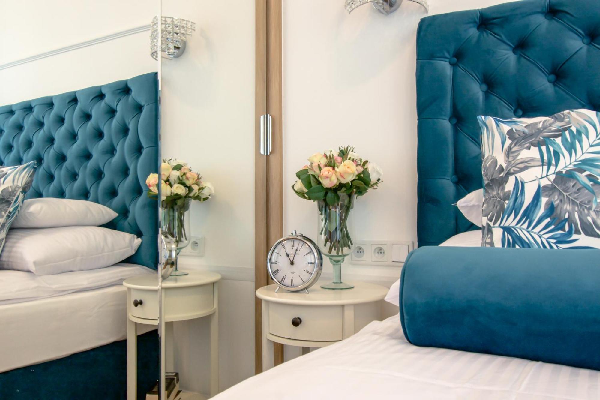 Seasons By Alluxe Boutique Apartment
