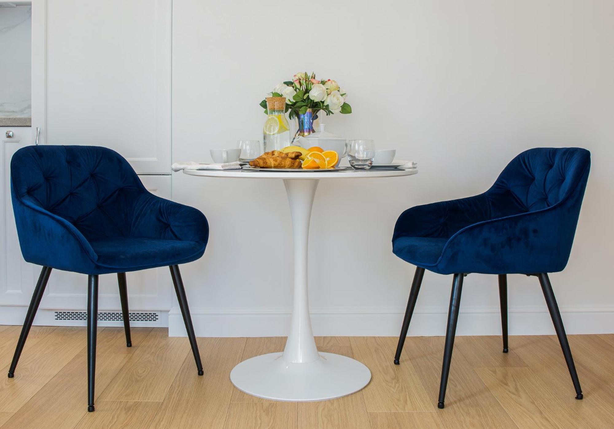 Apartment Seasons By Alluxe Boutique