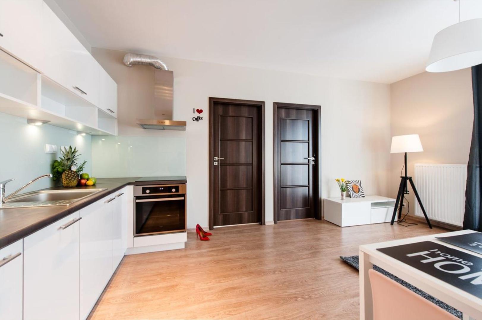 Apartment Superapart Jana Kazimierza 127 Secluded Urban Hideaway With Modern Comforts *