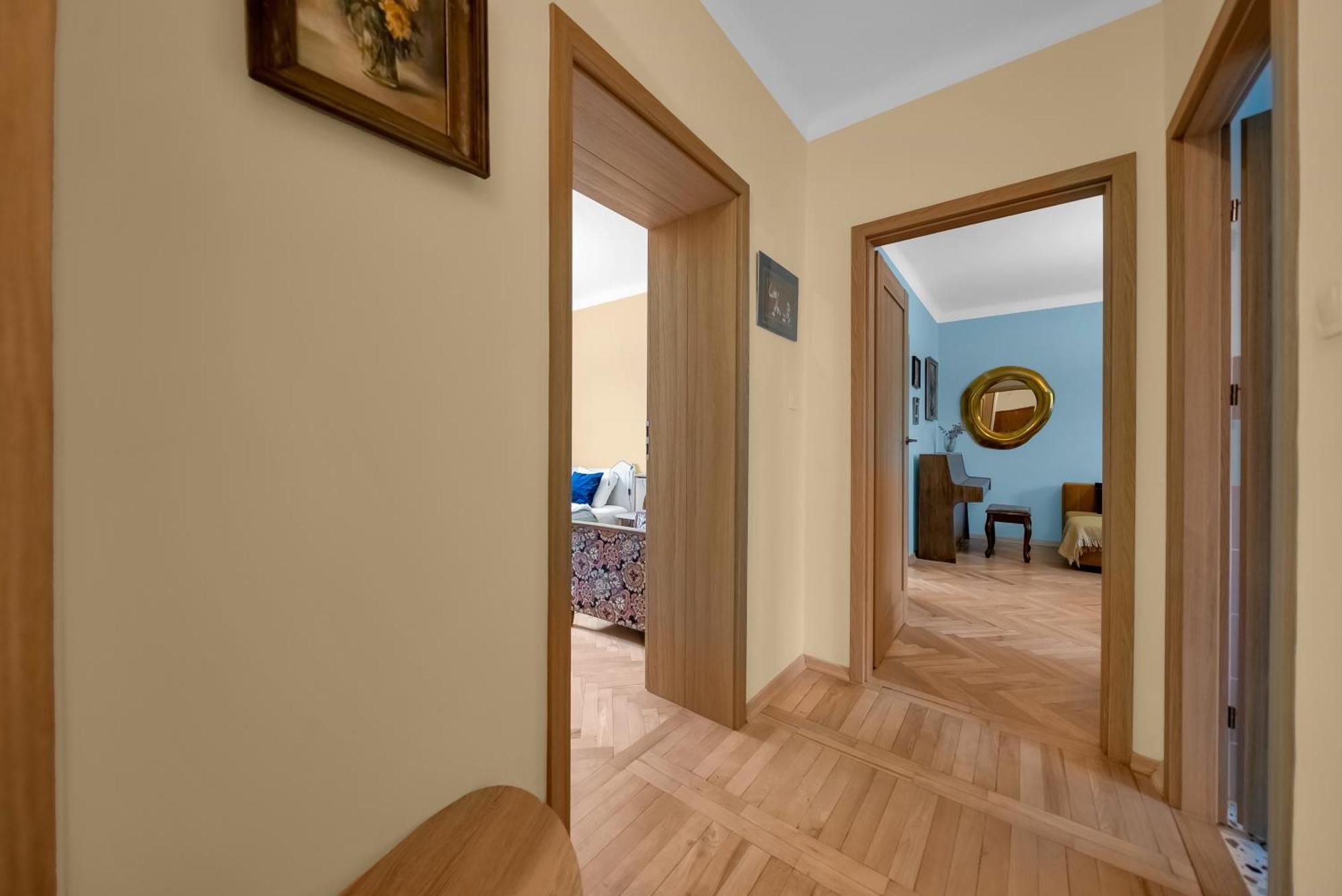 70m2 Wola - Location, 2 Bedrooms, 1st Floor - By Rentujemy