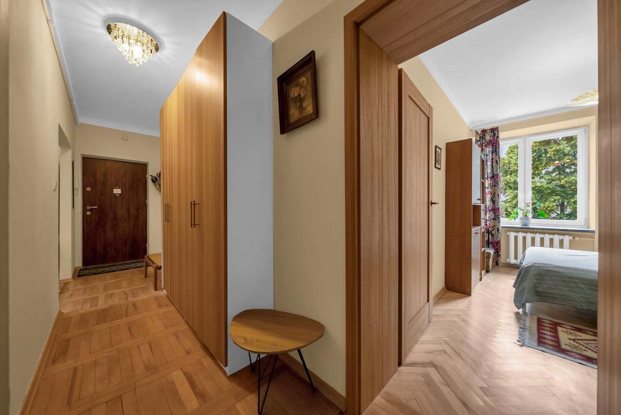 70m2 Wola - Location, 2 Bedrooms, 1st Floor - By Rentujemy *