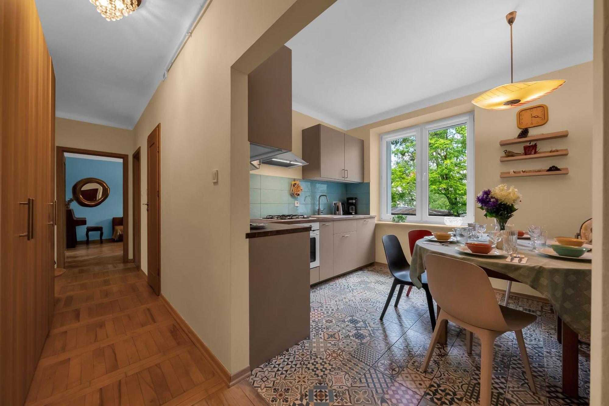 70m2 Wola - Location, 2 Bedrooms, 1st Floor - By Rentujemy Apartament *