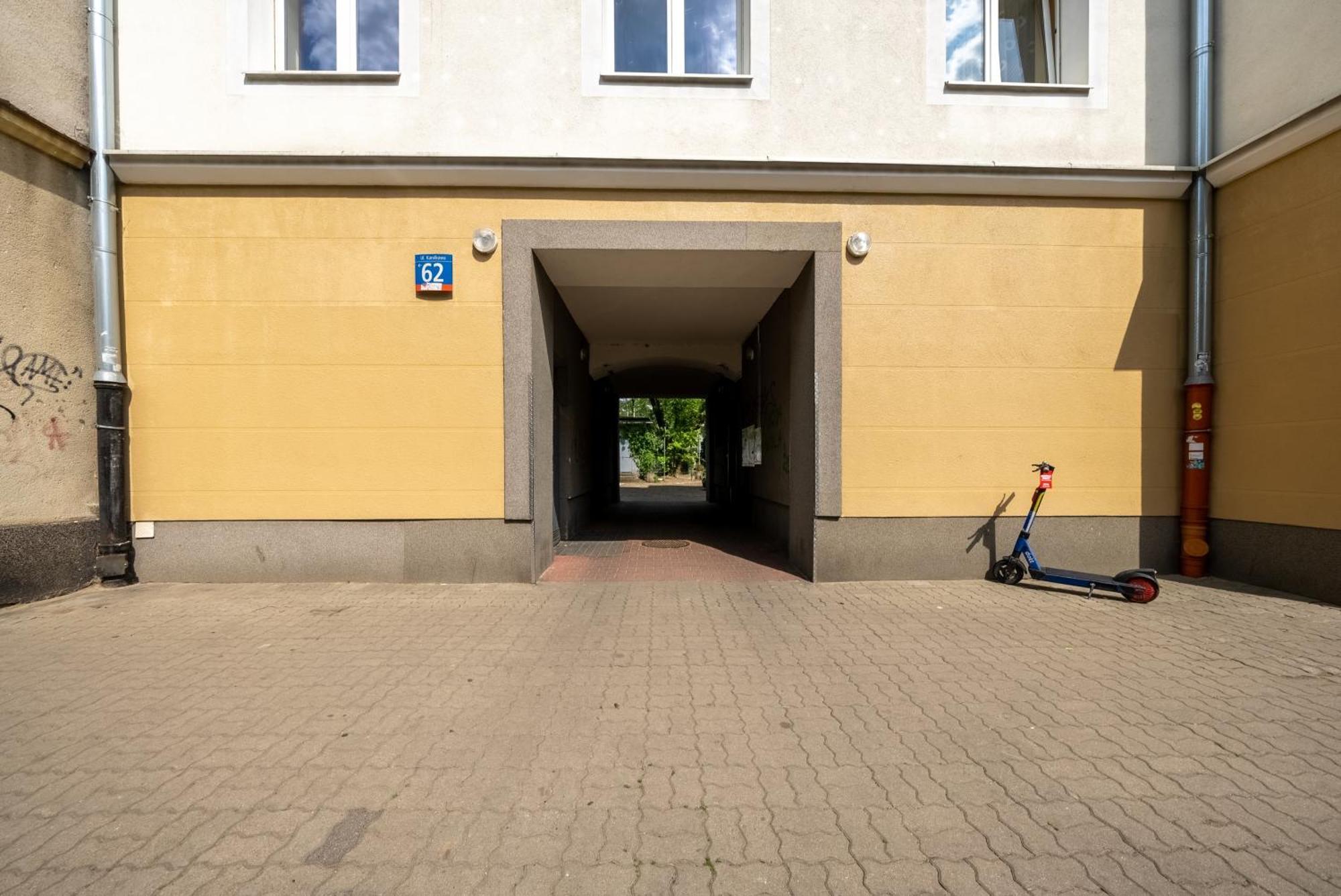 70m2 Wola - Location, 2 Bedrooms, 1st Floor - By Rentujemy Apartament Warszawa