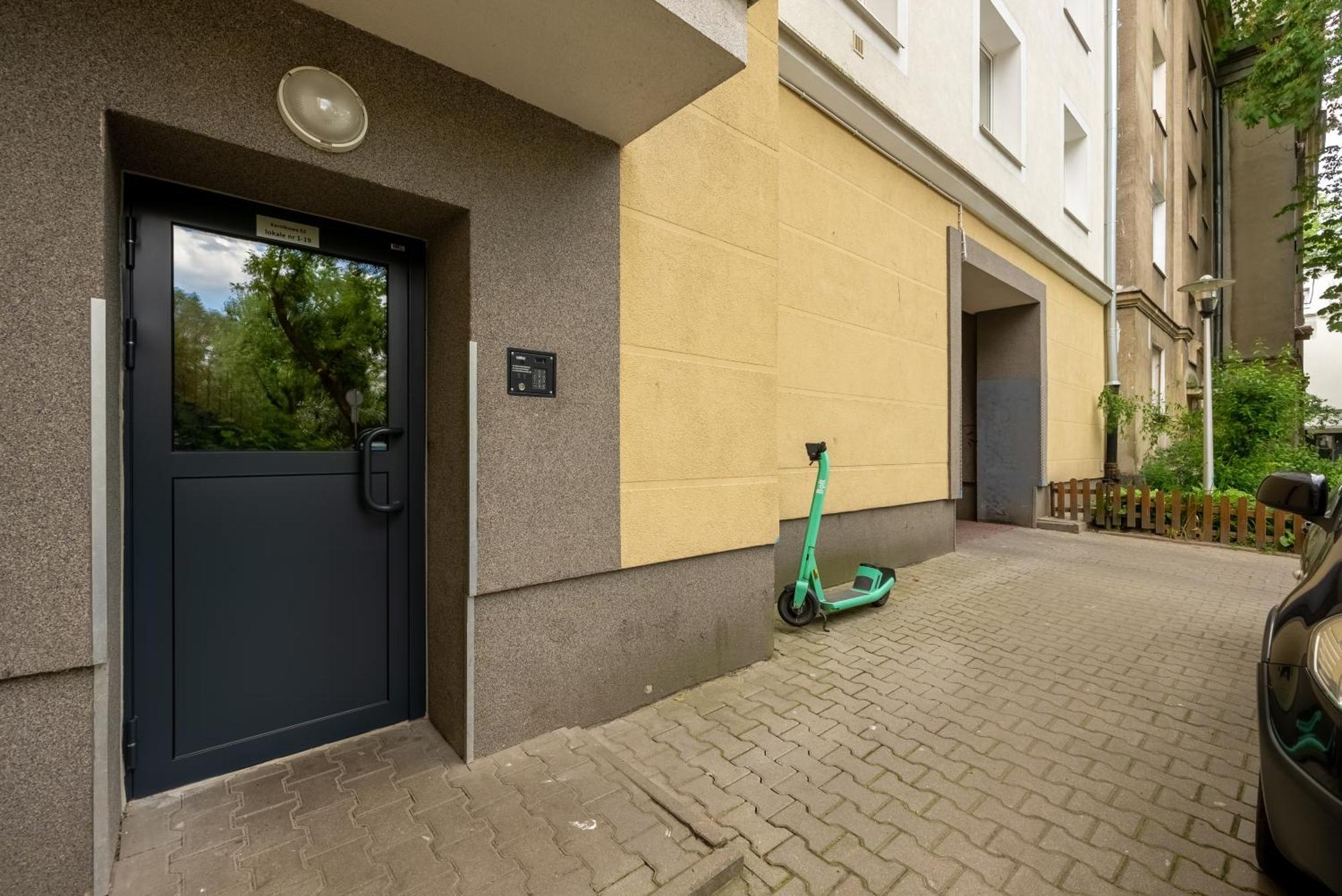 70m2 Wola - Location, 2 Bedrooms, 1st Floor - By Rentujemy Apartament Warszawa