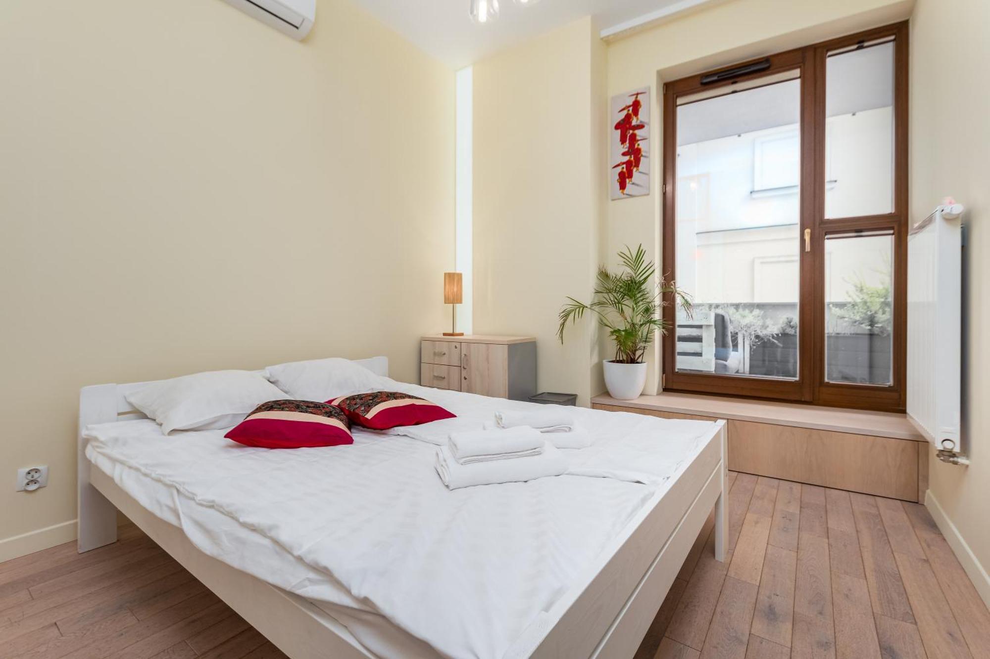 Solec 24 By Homeprime Apartment *