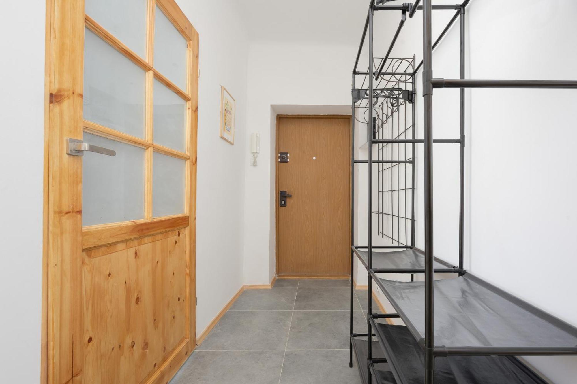 Przytulny I Tradycyjny Na Parterze W Centrum Warszawy By Renters