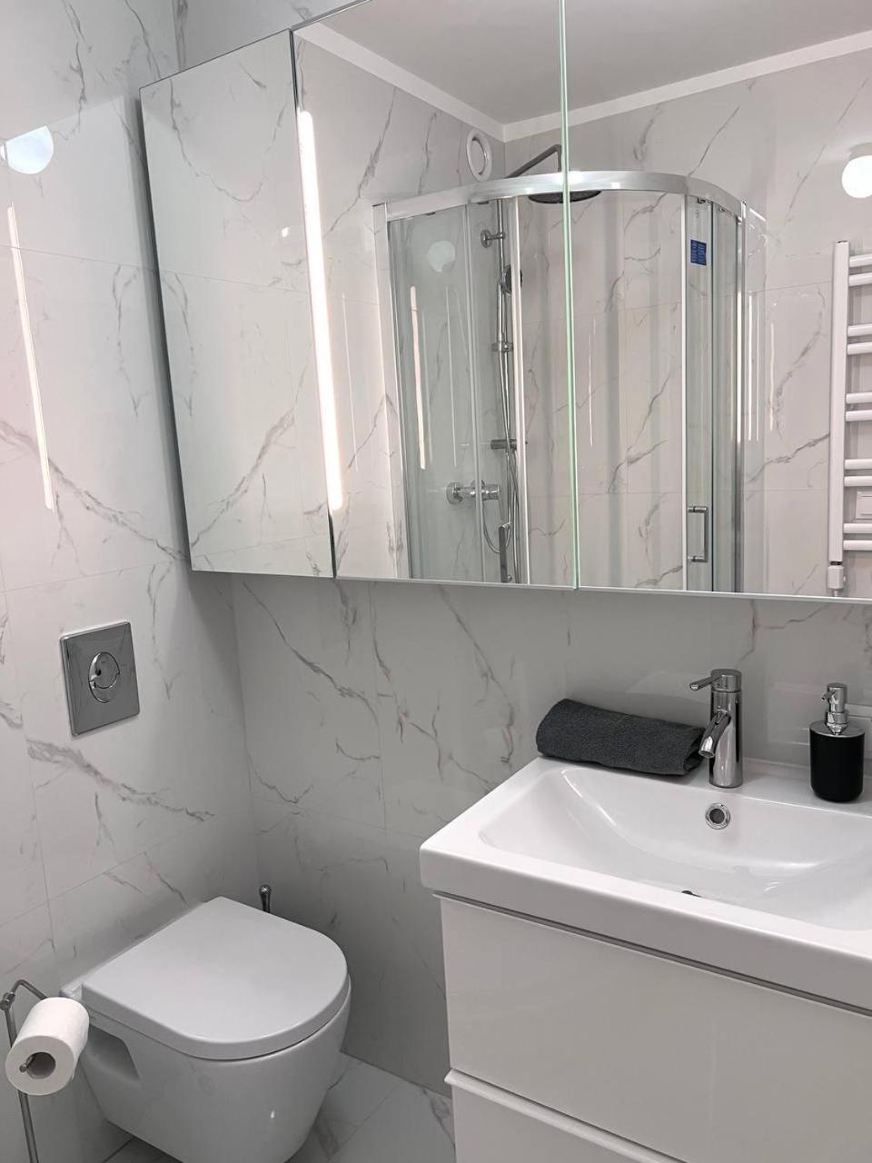 Apartment Quiet Near The Park, Metro, Centre, Wi-fi - By Hik Warsaw