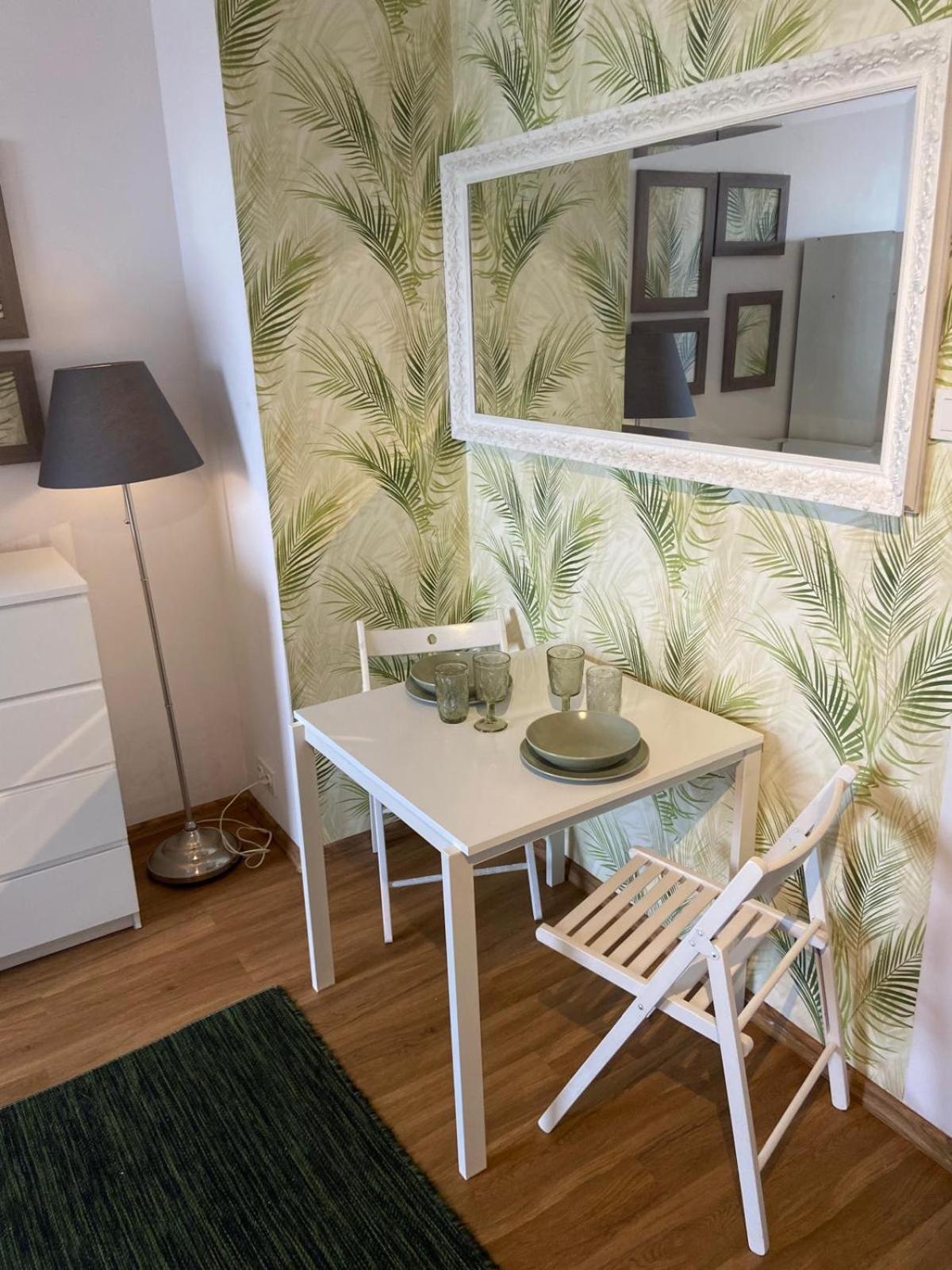 Modlinska Apartment *