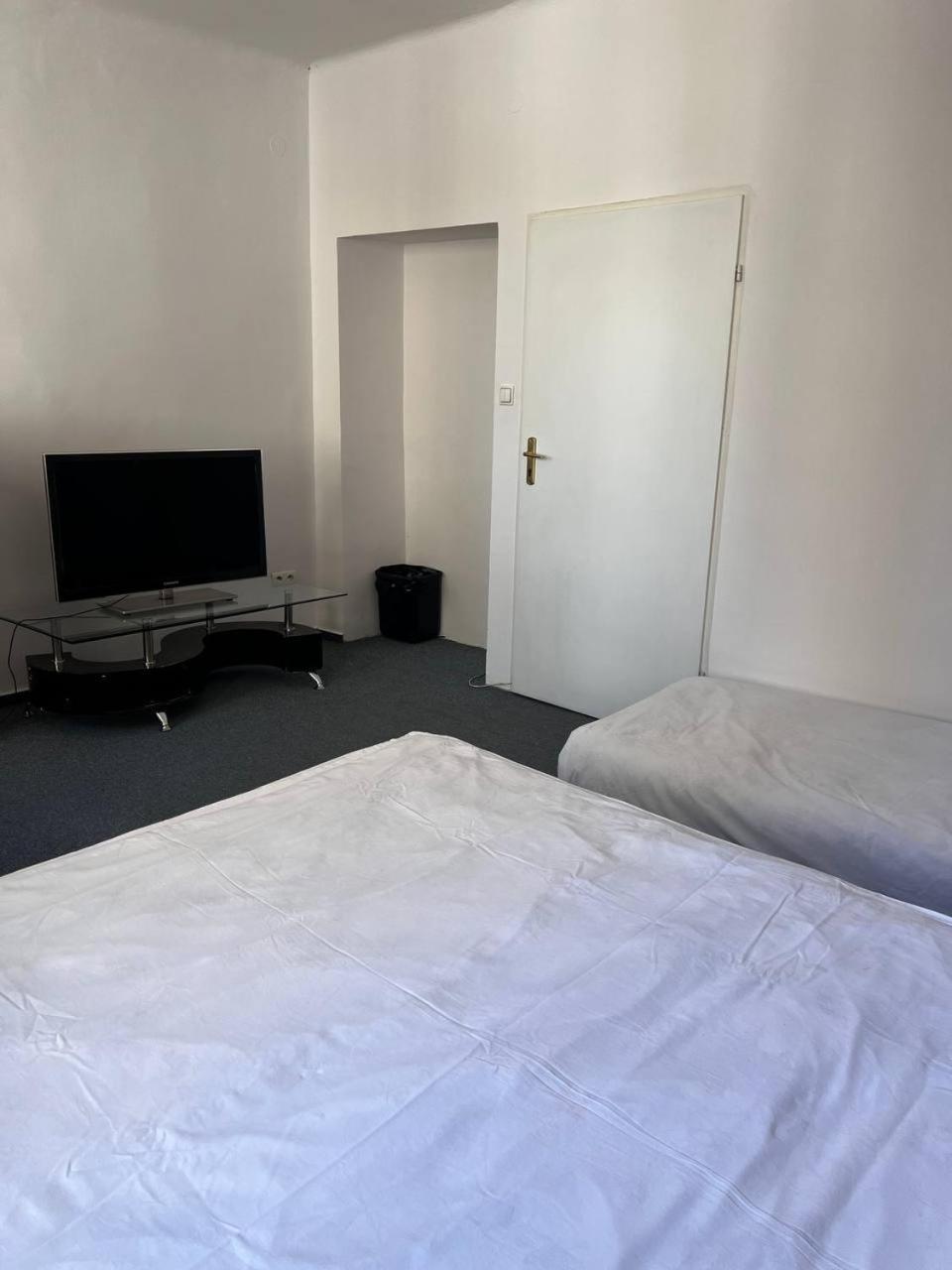 Homestay To Close *