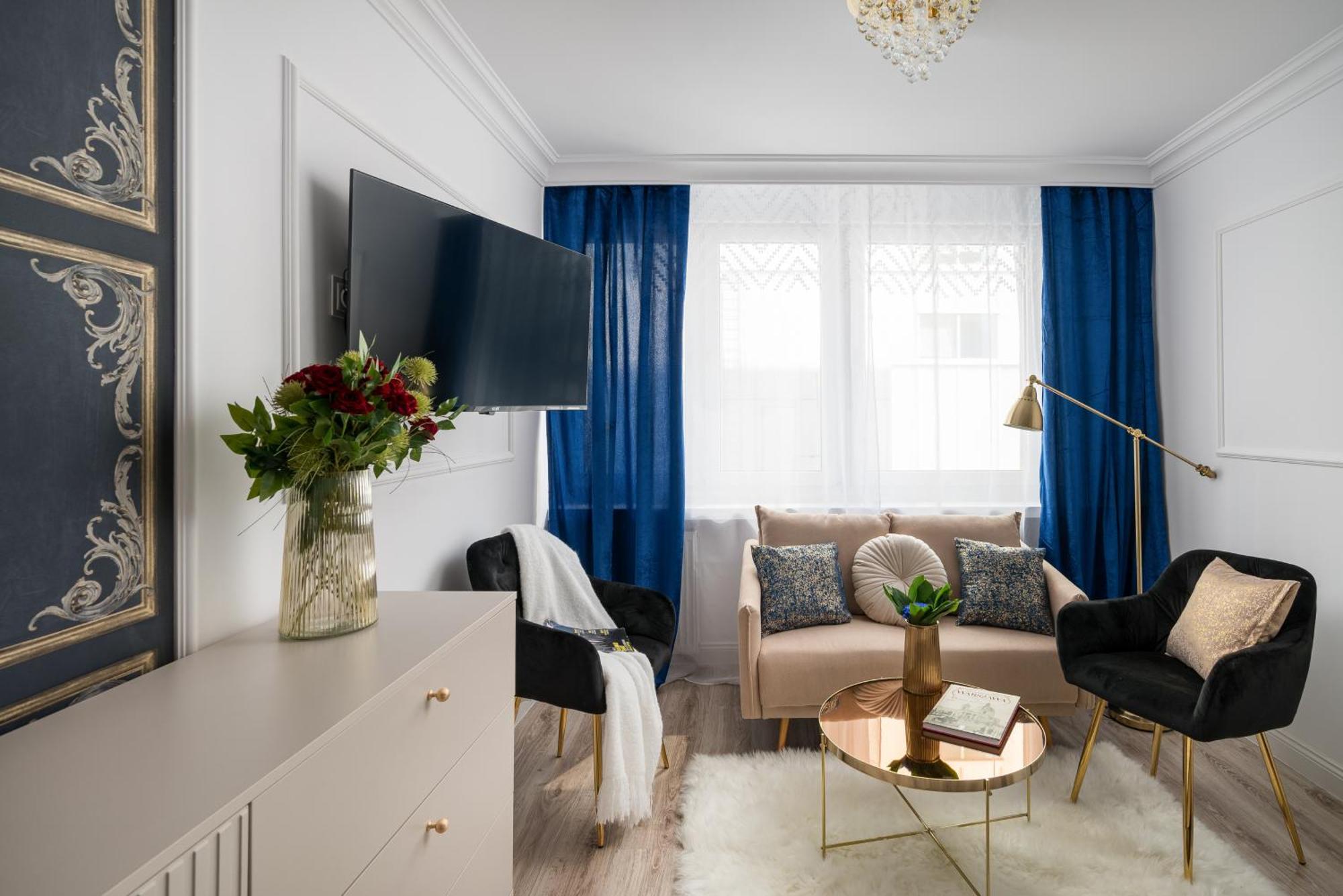 Stunning 2-br Palace In The Window, Air-conditioning 500m To Station