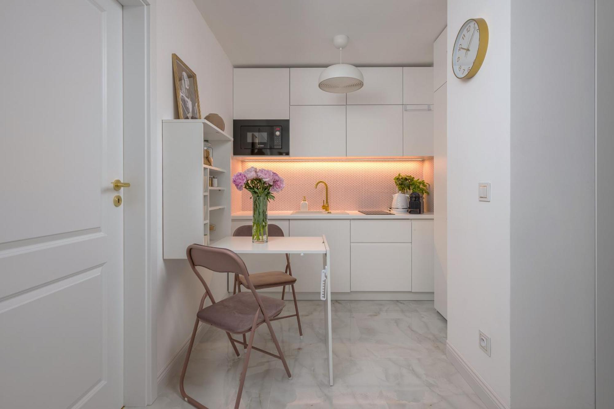 Stunning 2-br Palace In The Window, Air-conditioning 500m To Station