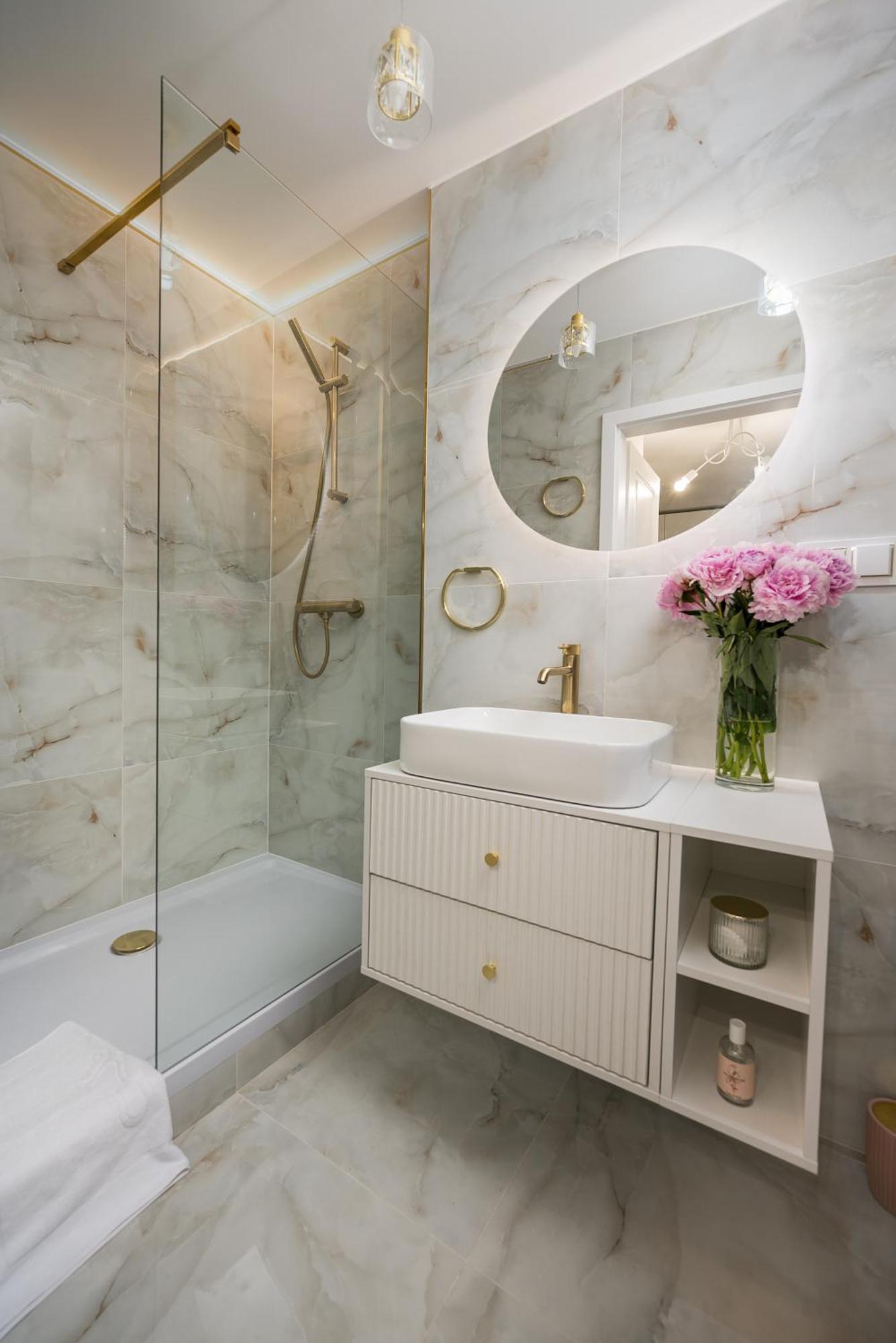 Stunning 2-br Palace In The Window, Air-conditioning 500m To Station Apartment Warsaw
