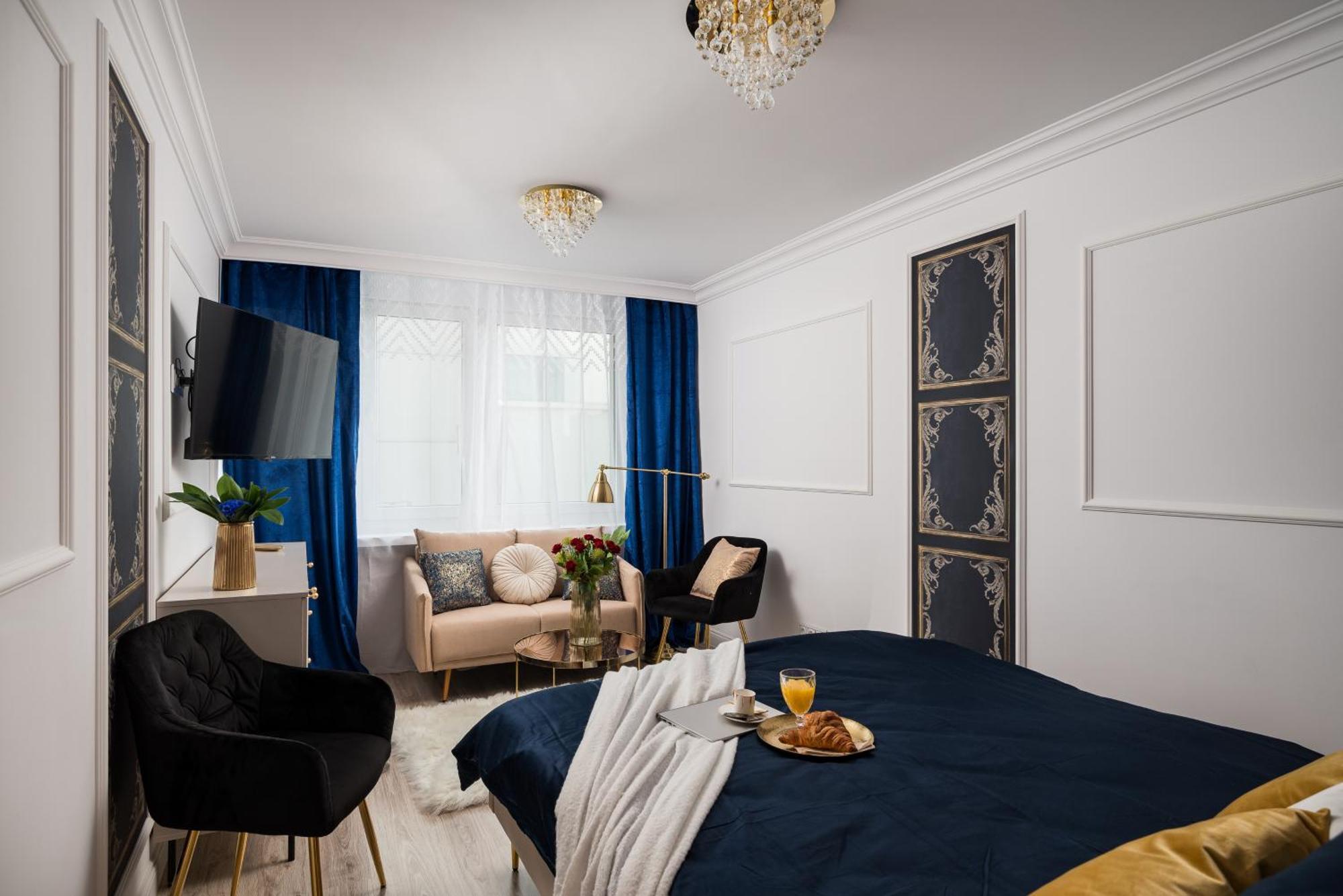 Apartment Stunning 2-br Palace In The Window, Air-conditioning 500m To Station Warsaw