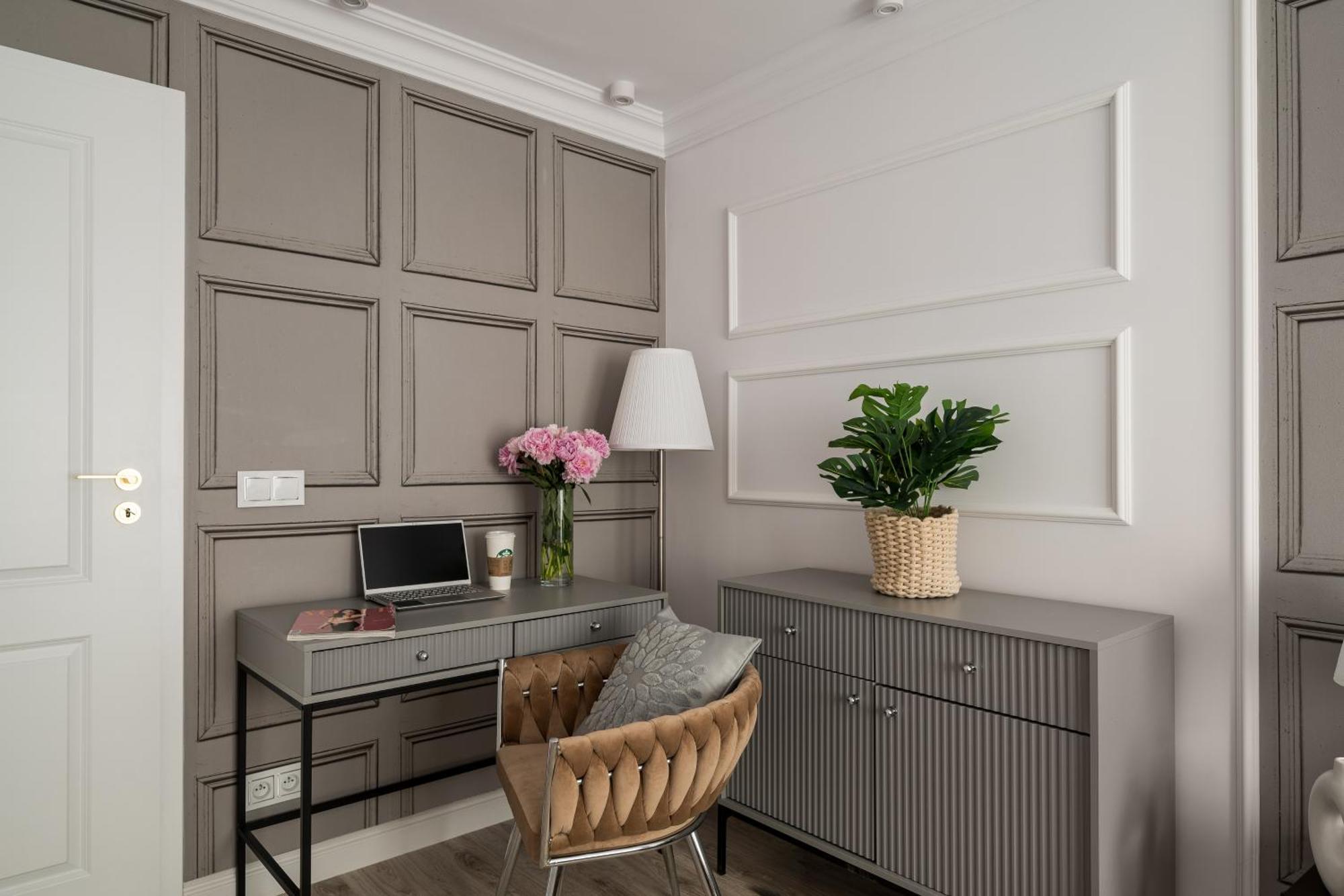 Apartment Stunning 2-br Palace In The Window, Air-conditioning 500m To Station Warsaw