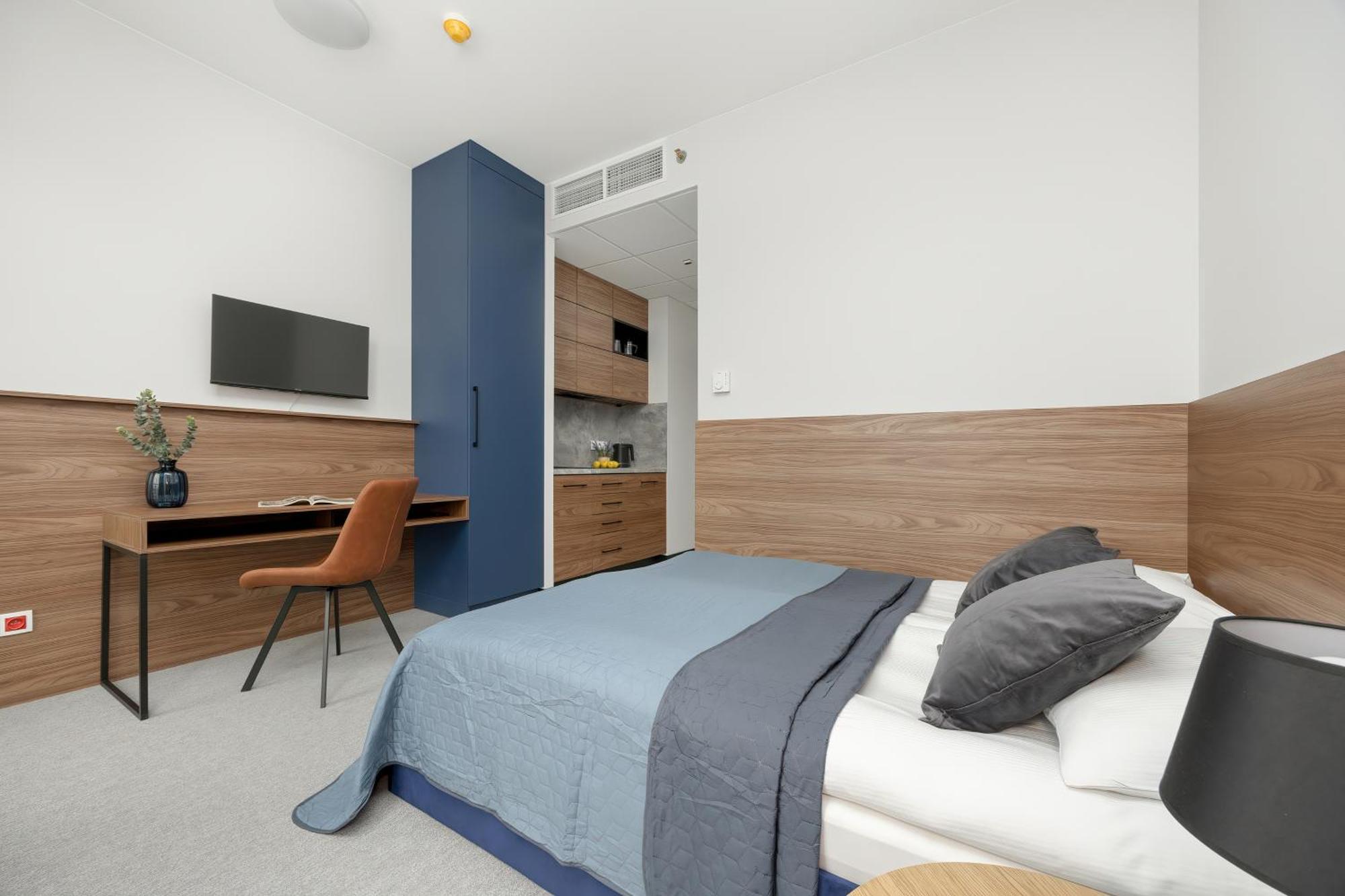 Business Kasprzaka With Parking By Renters