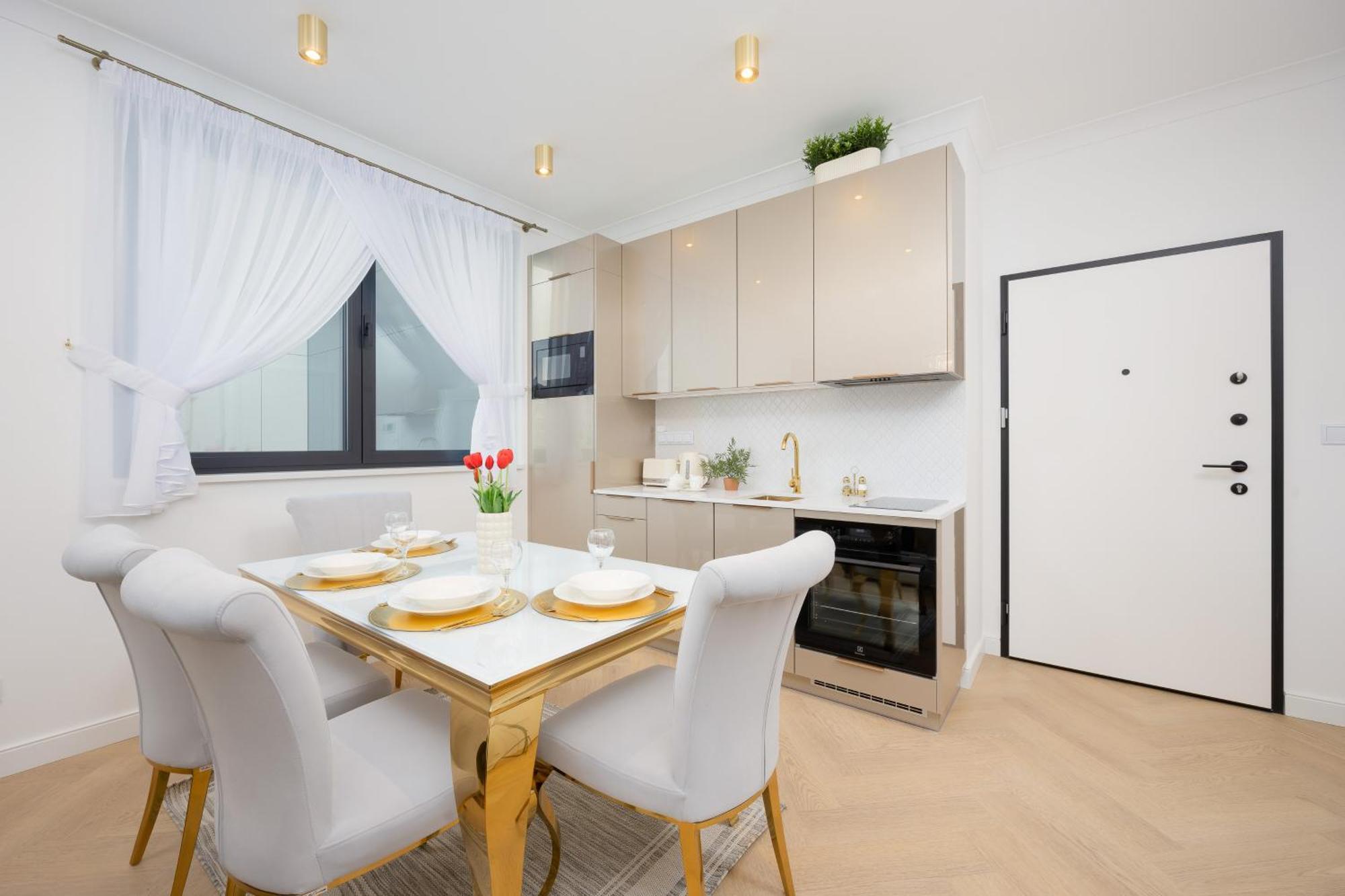 Stylish Grzybowska By Renters Apartment *
