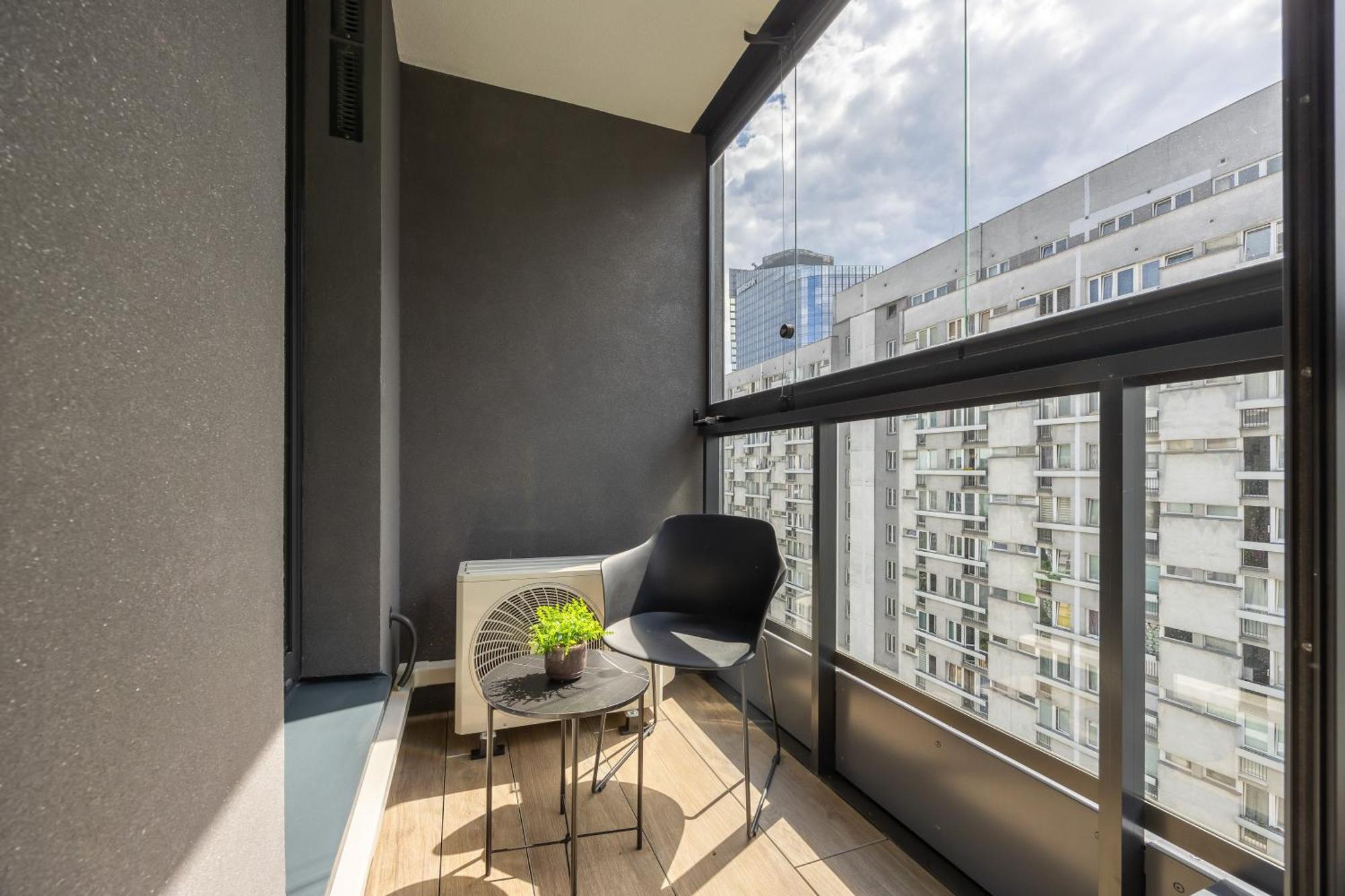 Apartment Stylish Grzybowska By Renters *