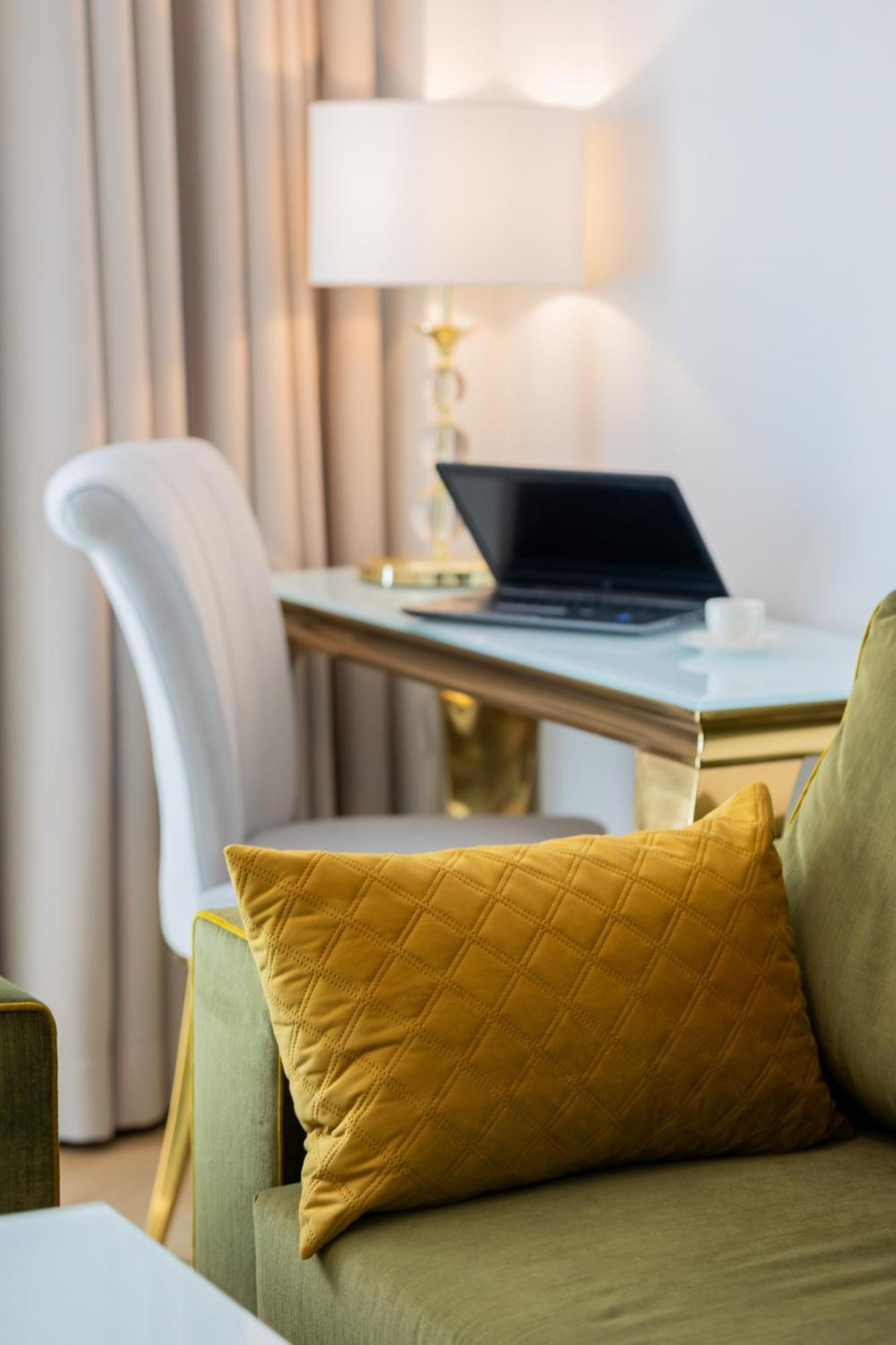 Stylish Grzybowska By Renters * Warsaw