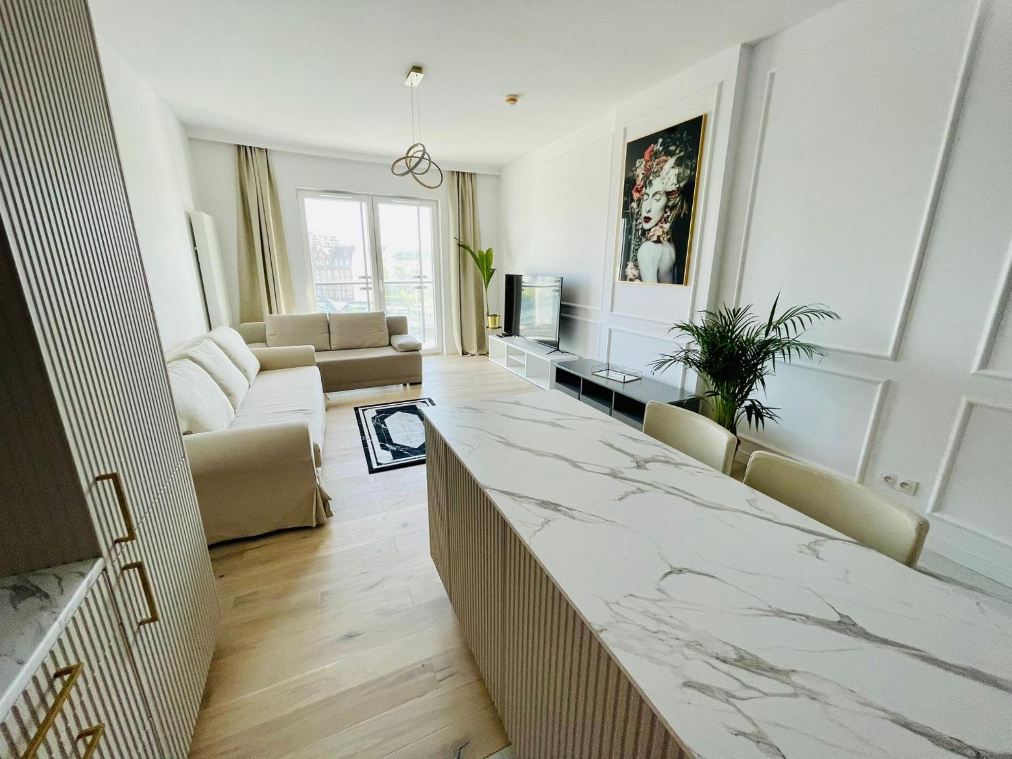 Apartment Wola Tower Kasprzaka 29 *
