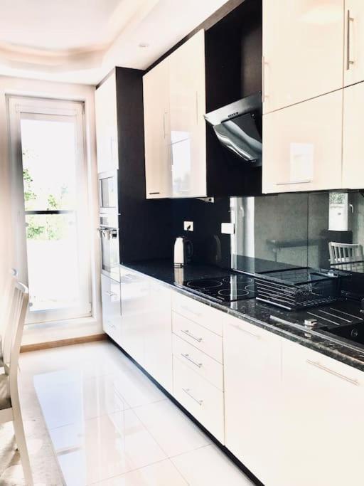 Nowoczesny Na Pradze Apartment