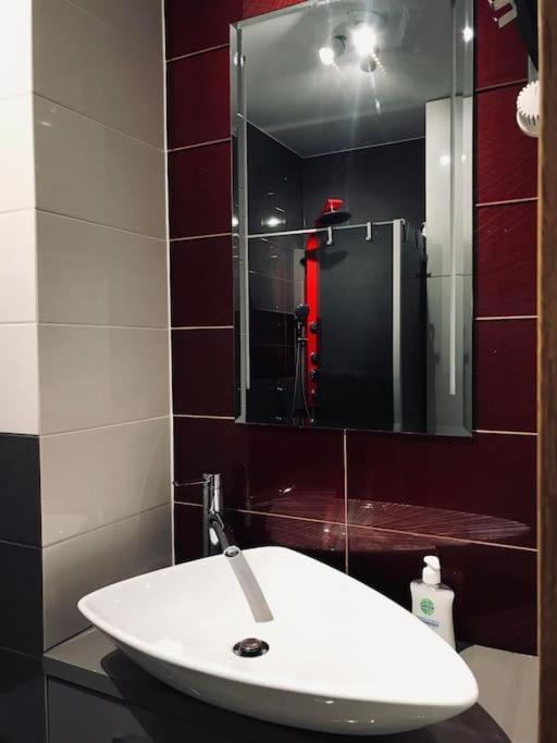 Apartment Nowoczesny Na Pradze *