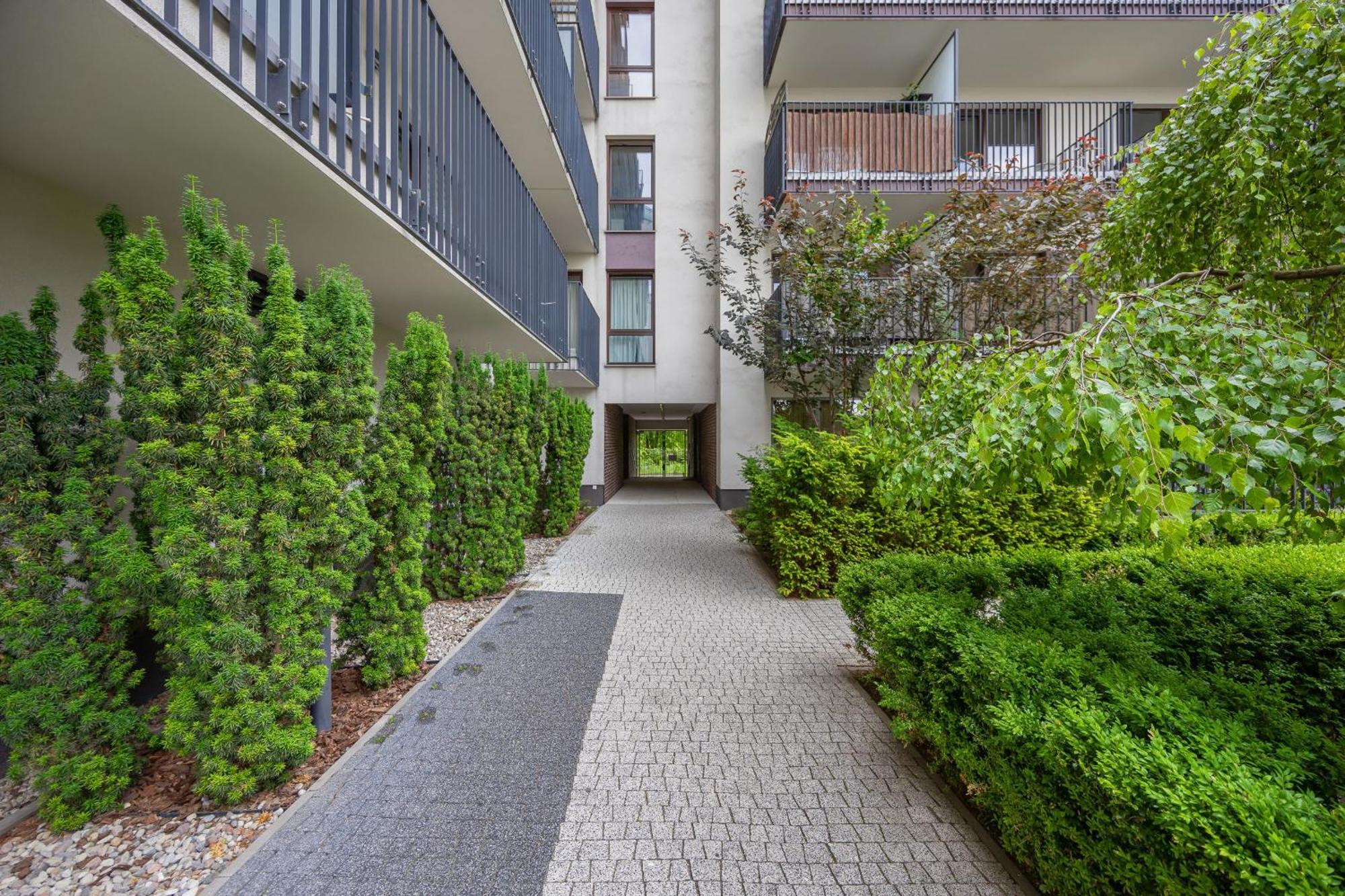 Burakowska 16 Z Balkonem I Parkingiem Warszawska Wola By Renters