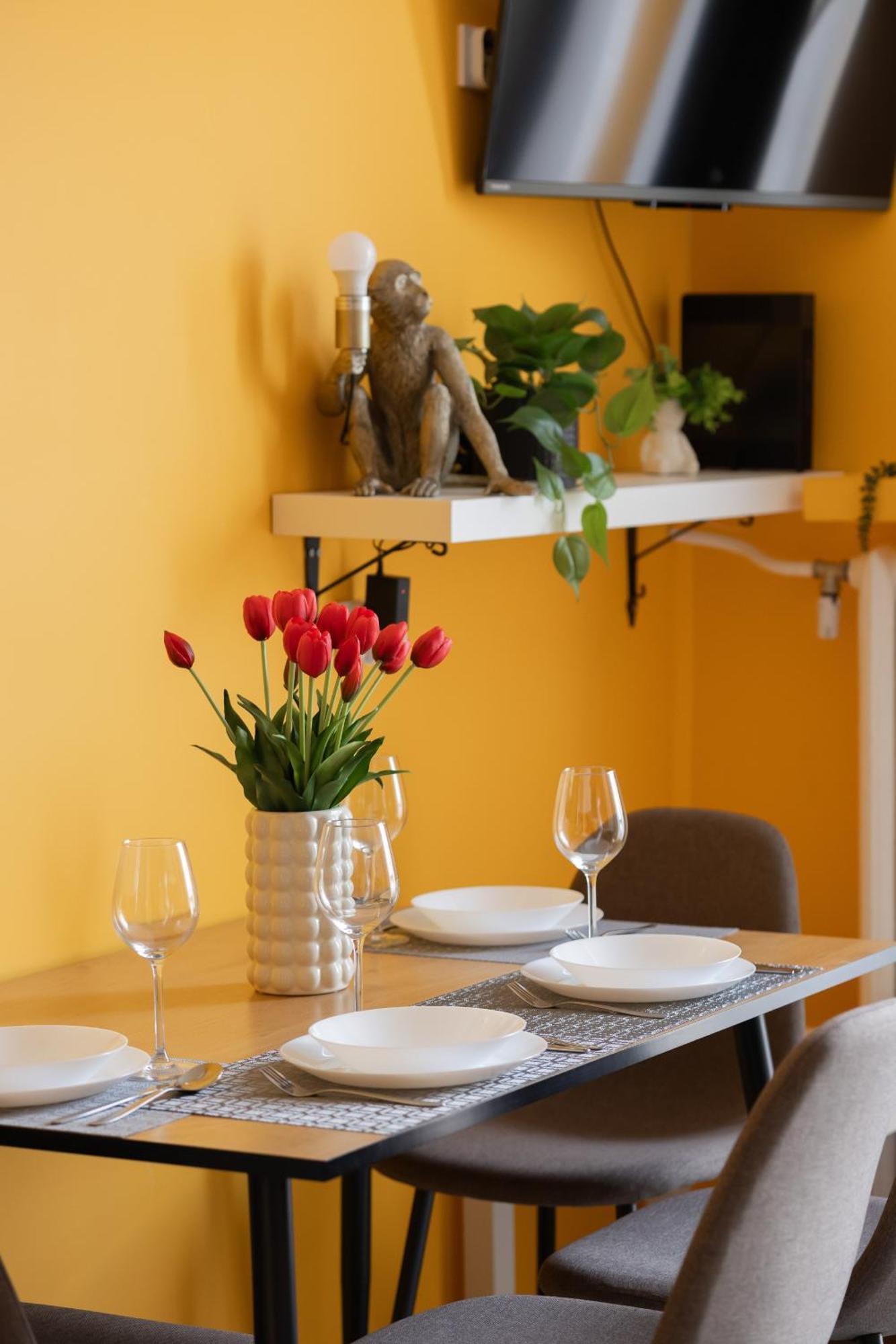 Na Alejach Jerozolimskich Przy Palacu Kultury I Nauki By Renters Apartment Warsaw