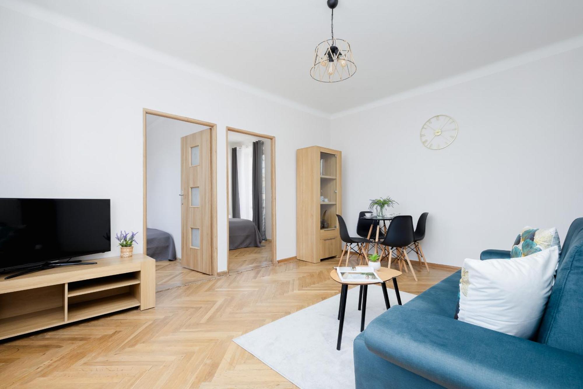 Near Lazienki Krolewskie W Warszawie By Renters * Warschau