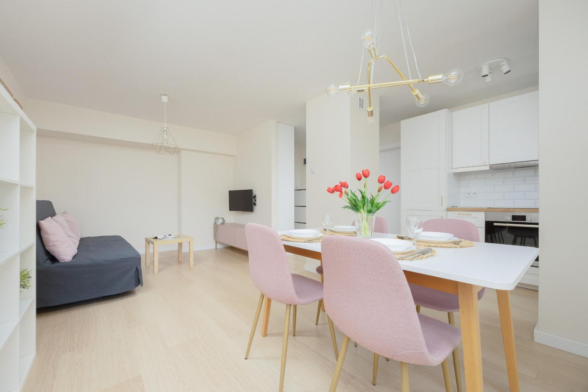 Apartment Przytulny Z Balkonem I Klimatyzacja By Renters