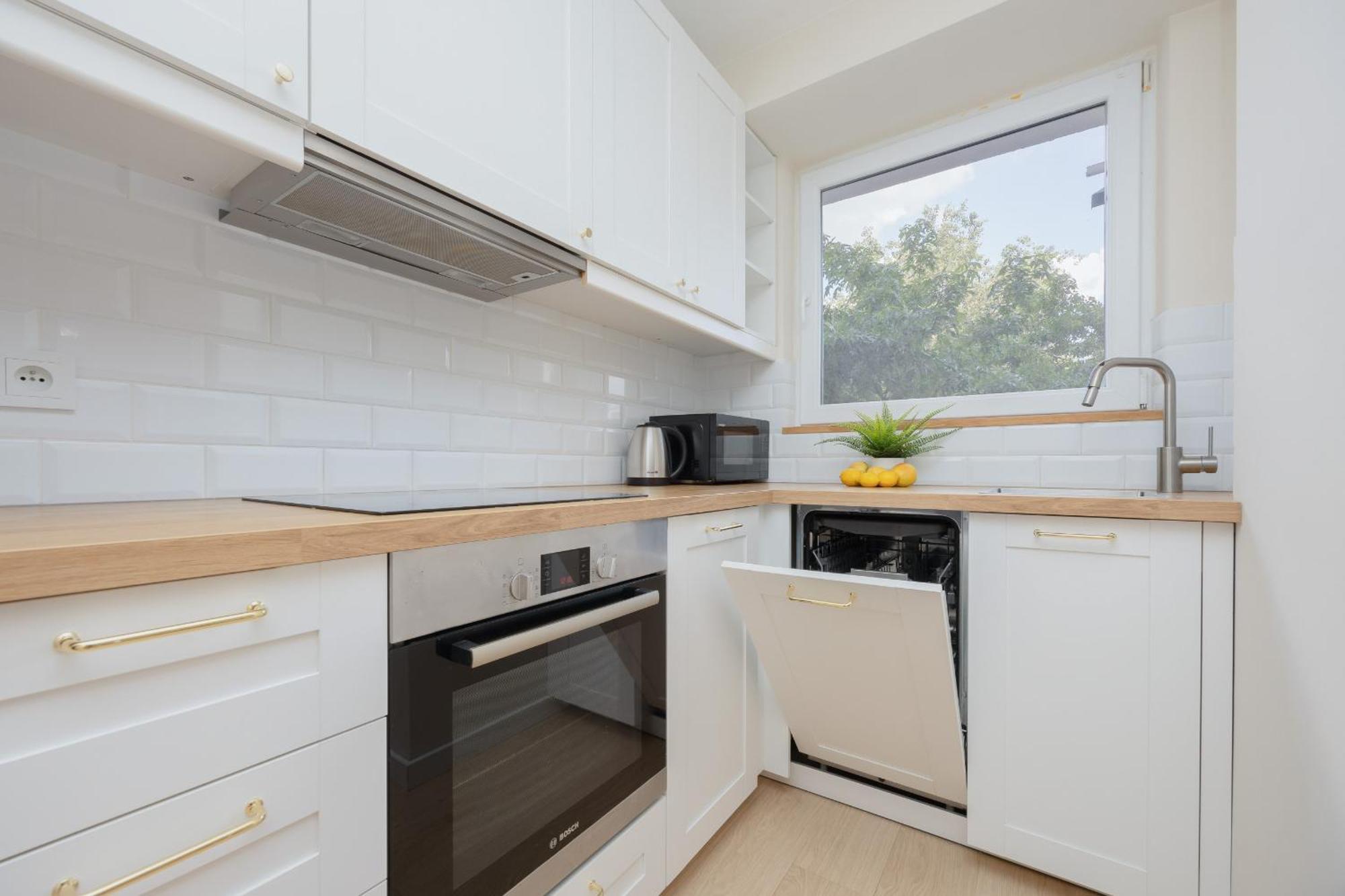 Apartment Przytulny Z Balkonem I Klimatyzacja By Renters Warsaw