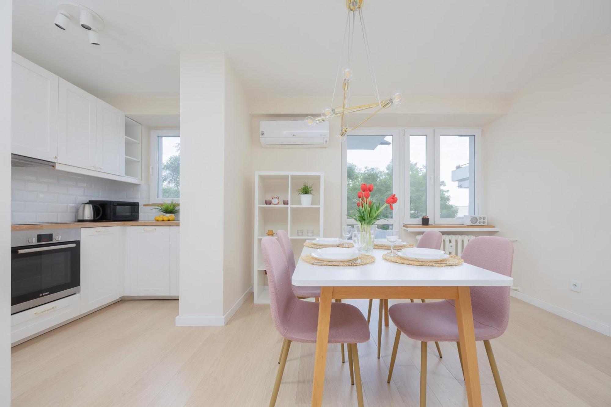 Przytulny Z Balkonem I Klimatyzacja By Renters * Warsaw
