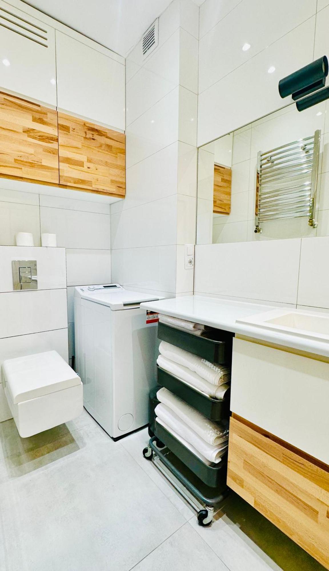Apartment Z Widokiem Na Palac I Kosciol. Warschau