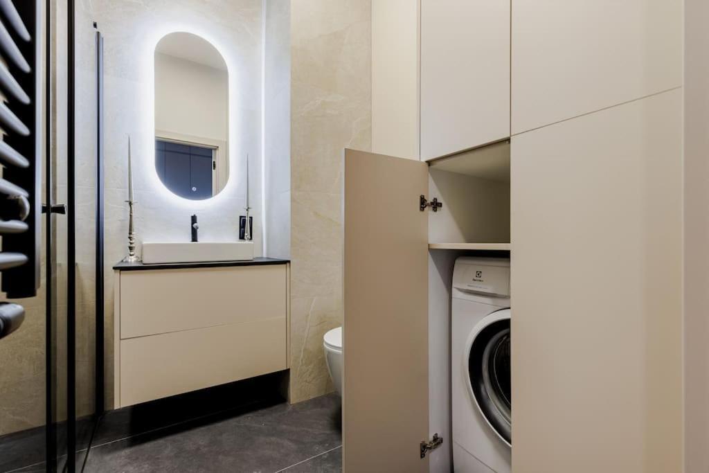 Business With 1 Bedroom By Ecru Wwa81 * Warsaw